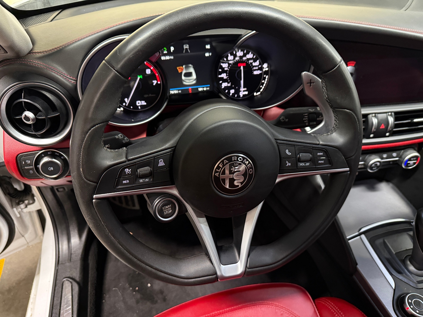 Thumbnail: 2018 Alfa Romeo Giulia - 4