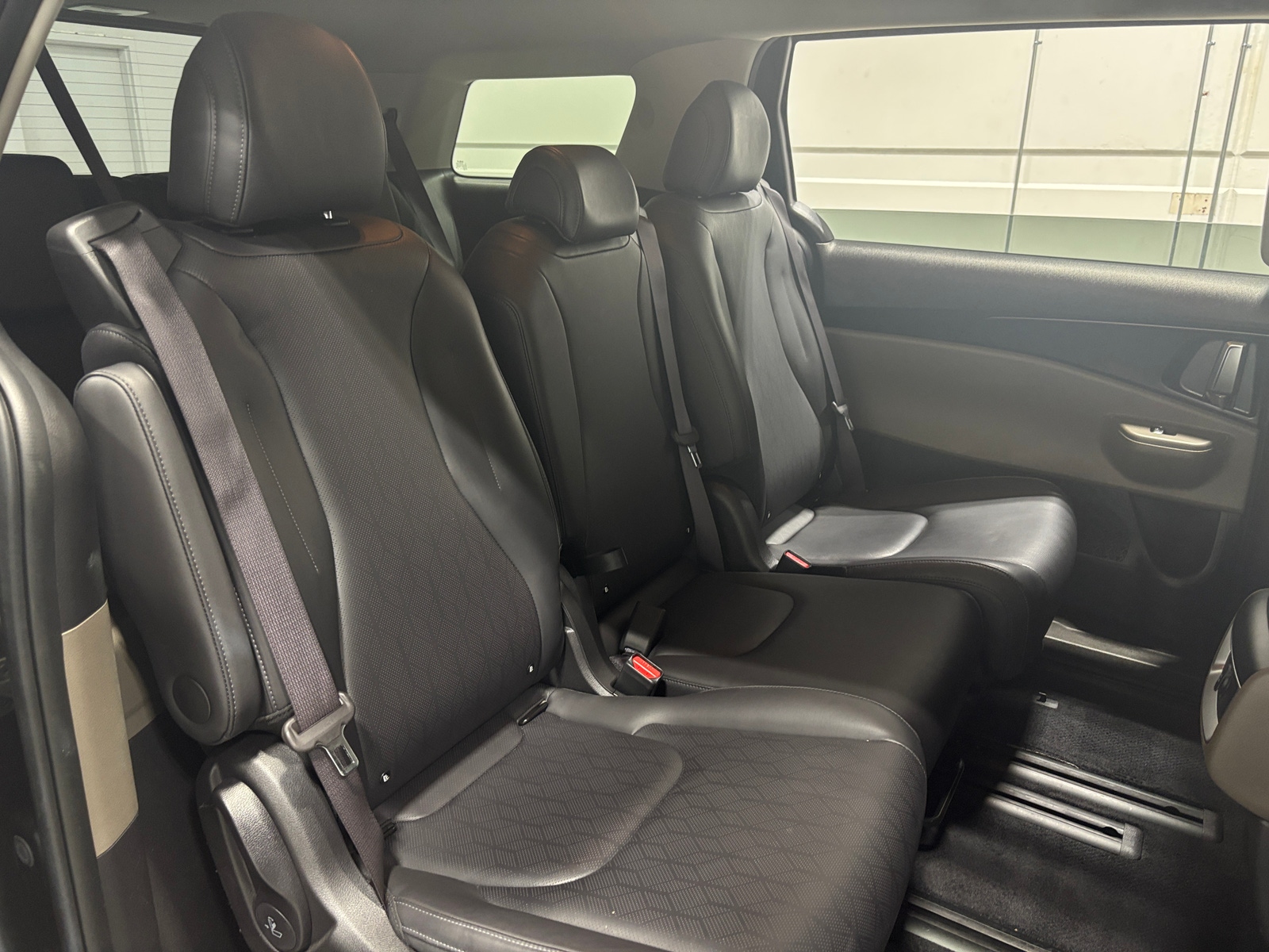 Thumbnail: 2025 Kia Carnival - 5