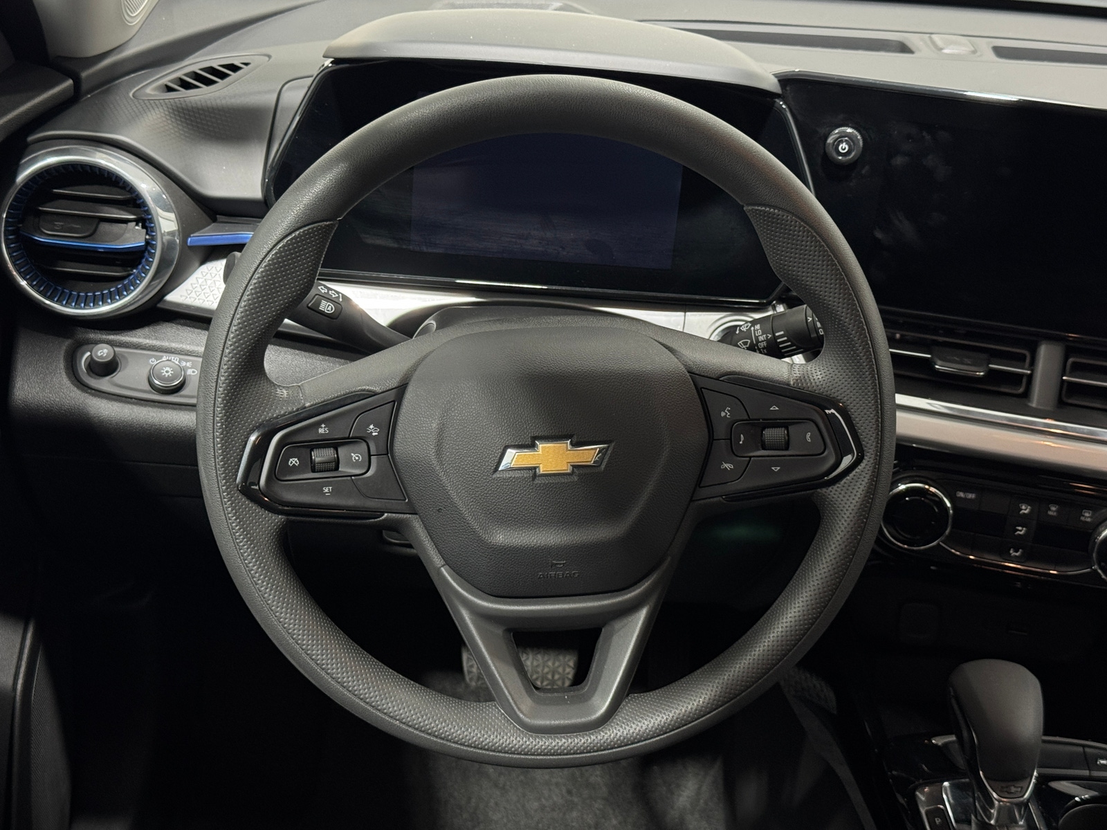 Thumbnail: 2025 Chevrolet Trax - 5