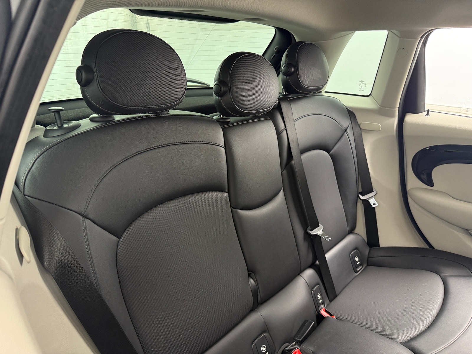 Thumbnail: 2015 MINI Cooper Hardtop - 5