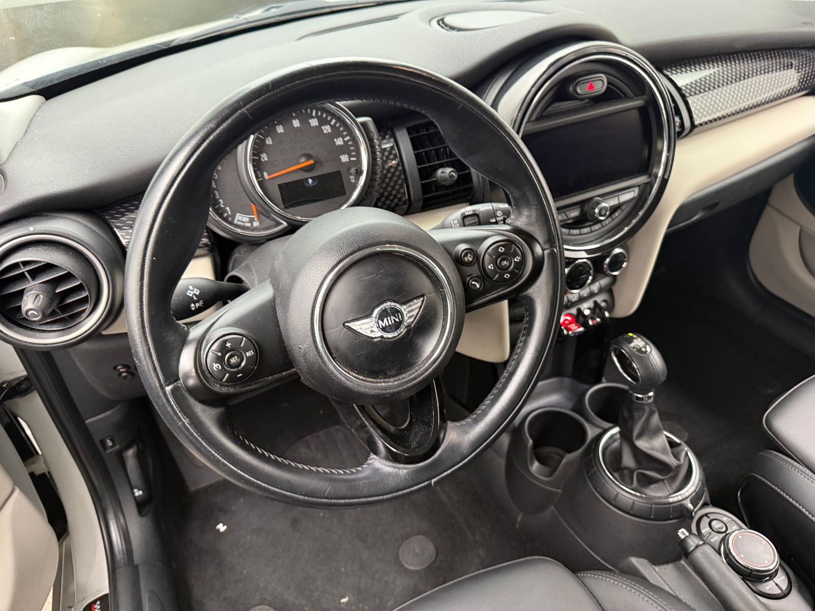 Thumbnail: 2015 MINI Cooper Hardtop - 4