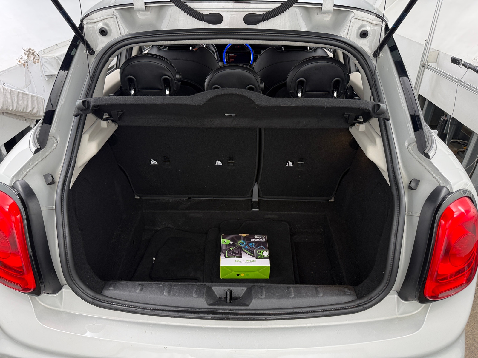 Thumbnail: 2015 MINI Cooper Hardtop - 6