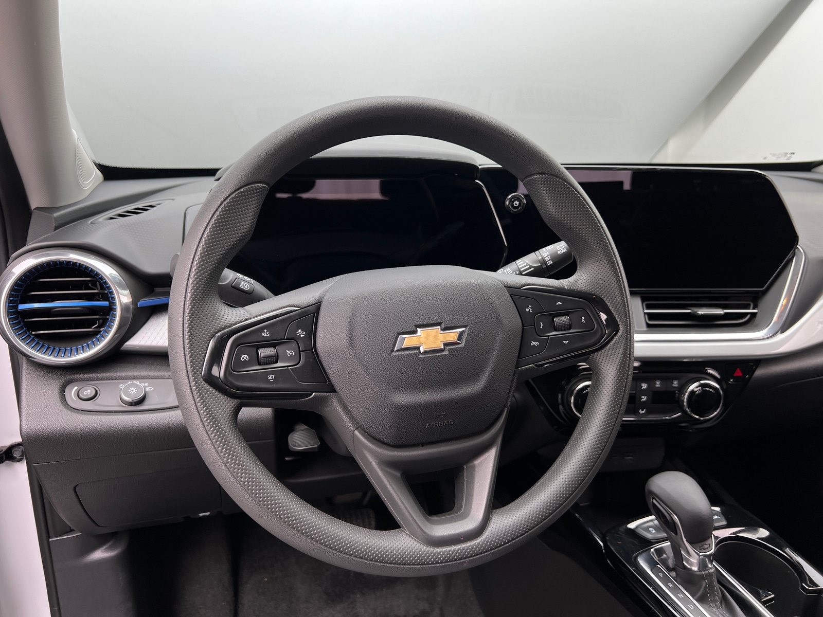 Thumbnail: 2025 Chevrolet Trax - 5