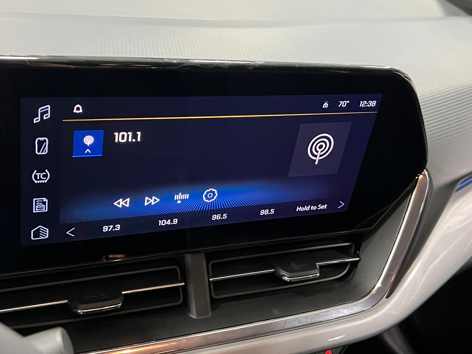 Thumbnail: 2025 Chevrolet Trax - 4