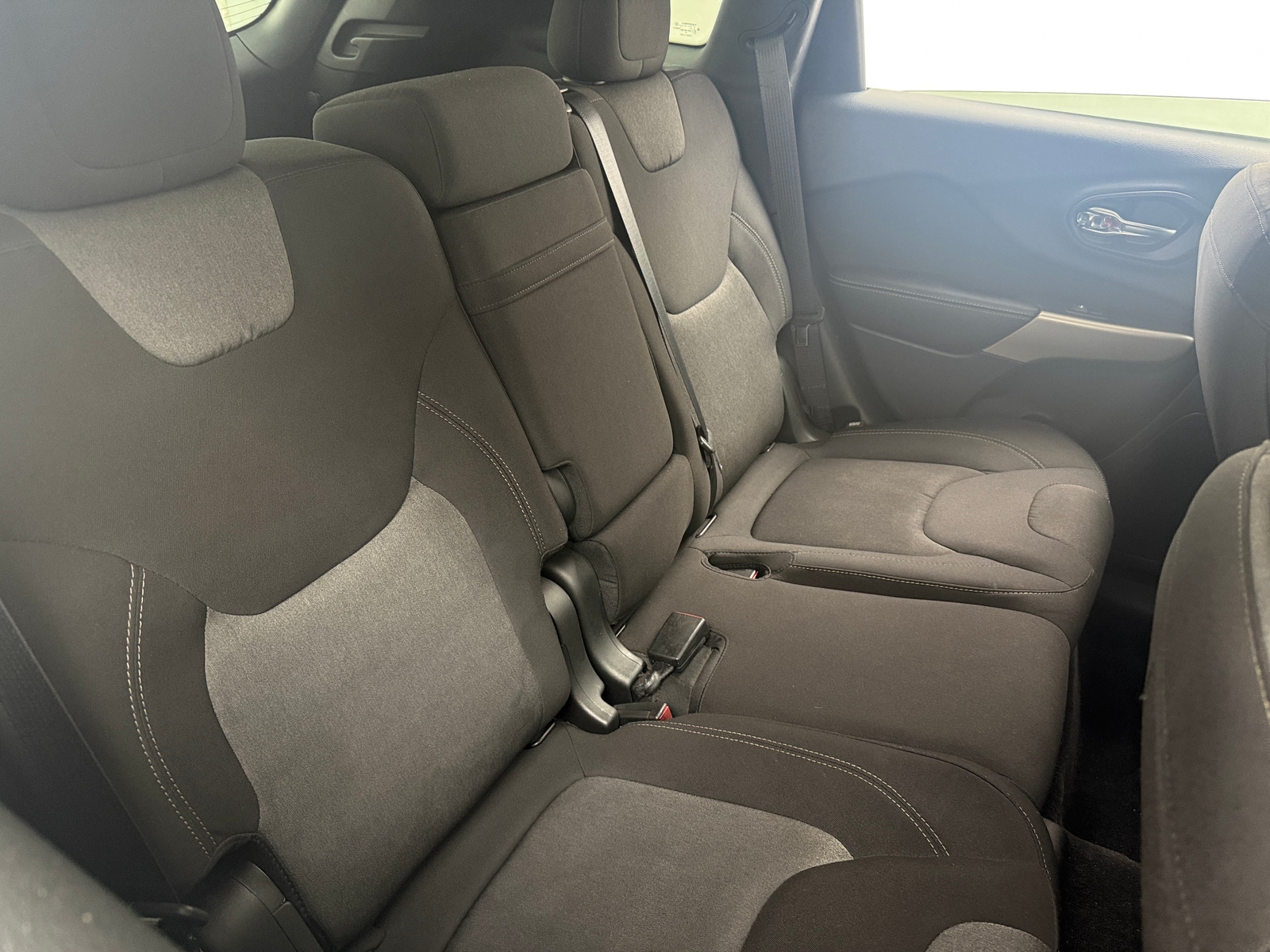 Thumbnail: 2018 Jeep Cherokee - 6