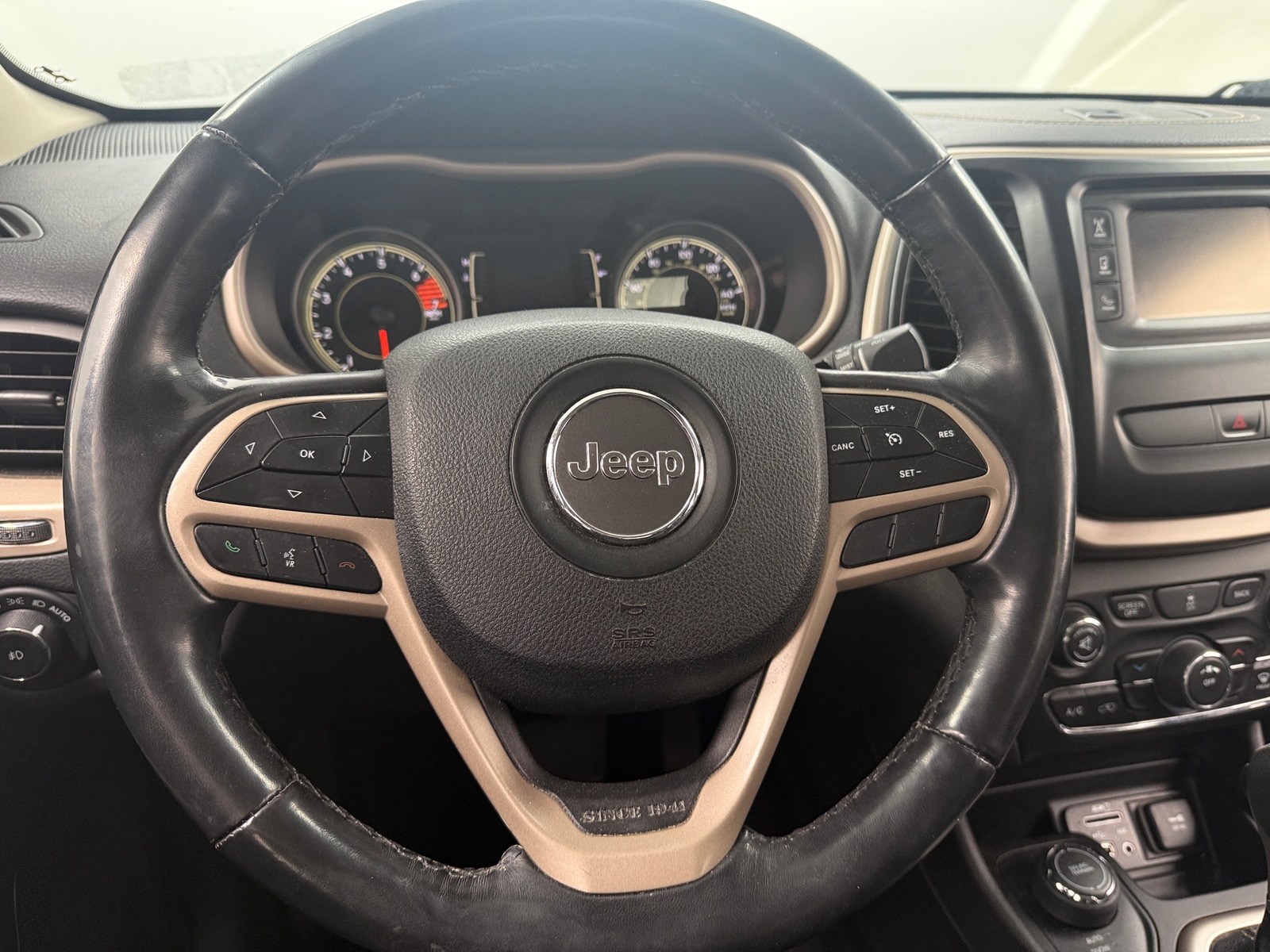 Thumbnail: 2018 Jeep Cherokee - 5