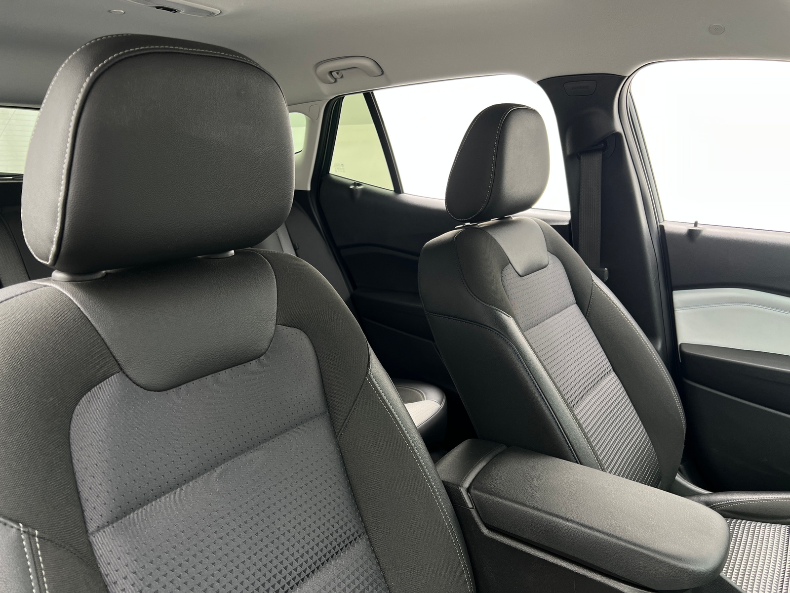 Thumbnail: 2025 Chevrolet Trax - 2