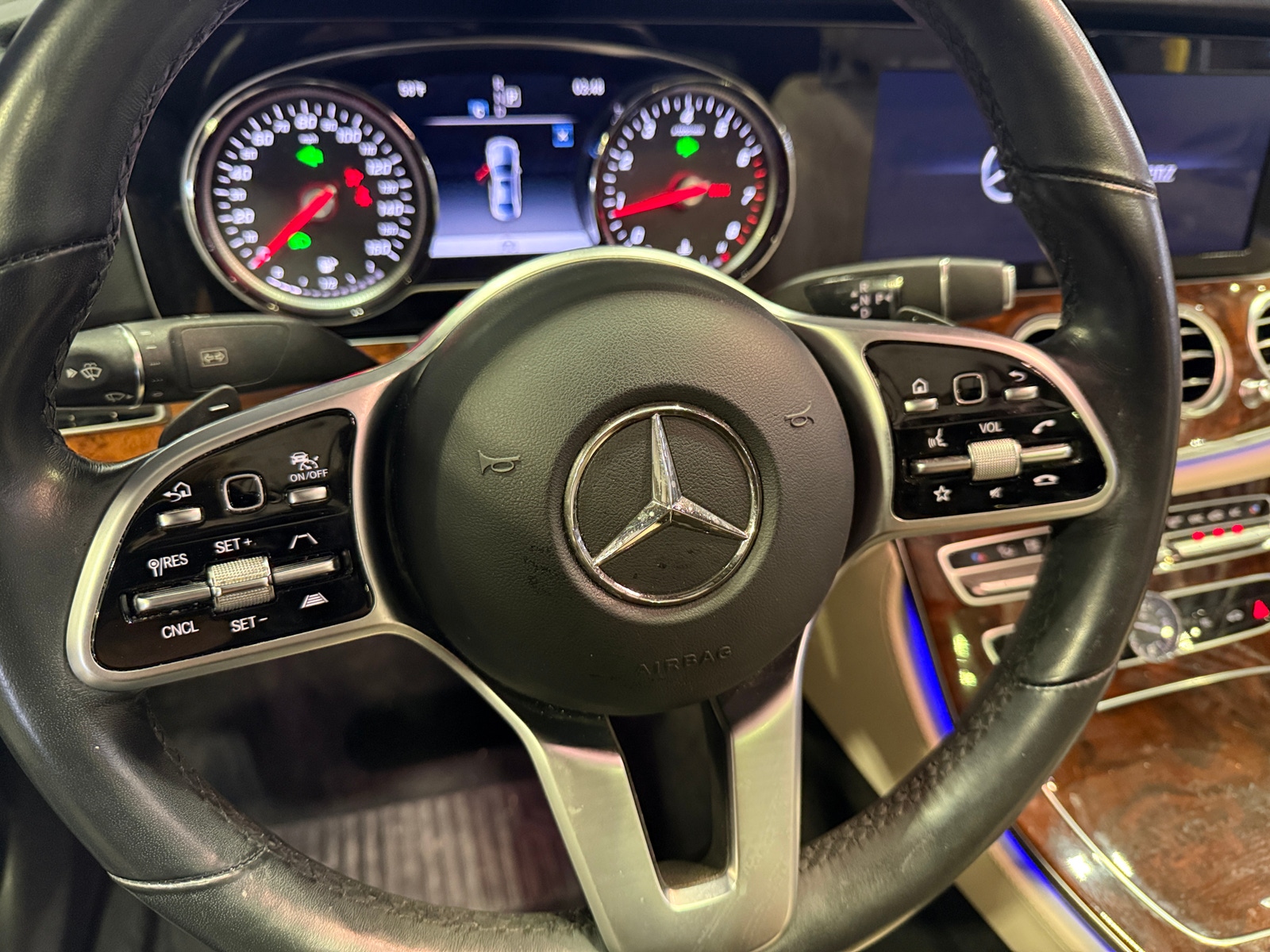 Thumbnail: 2019 Mercedes-Benz E-Class - 4