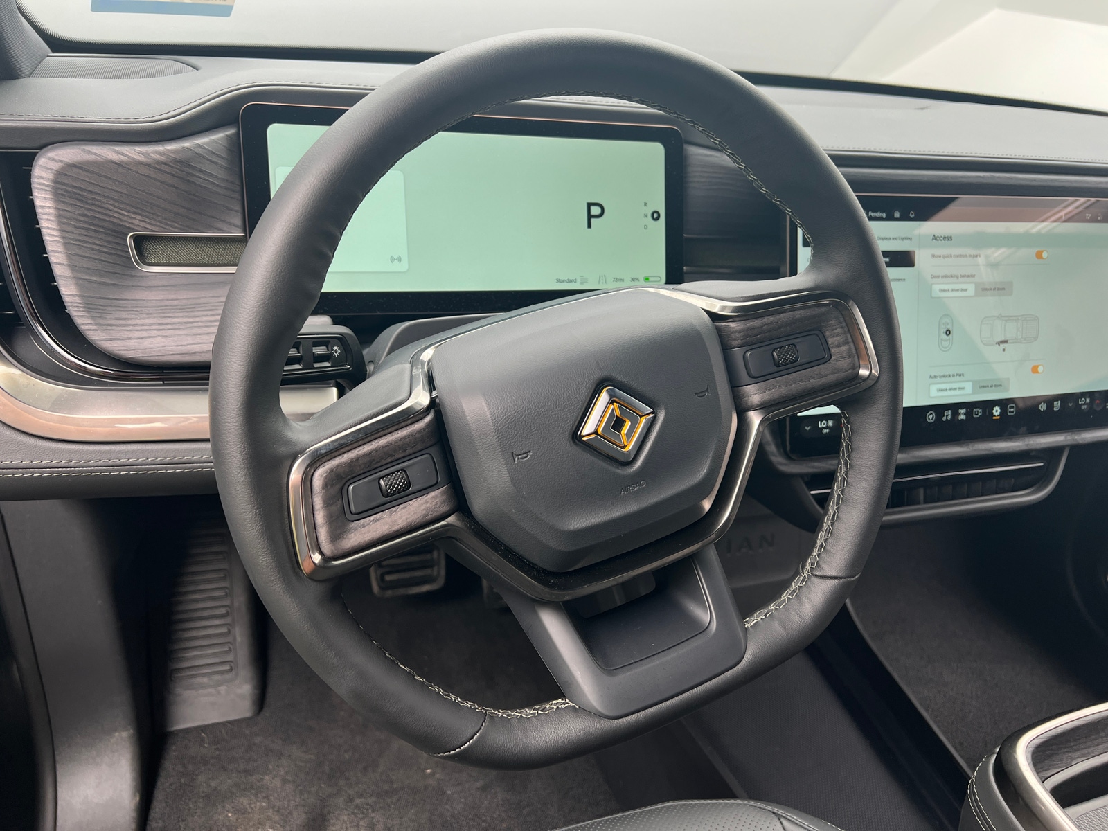 Thumbnail: 2025 Rivian R1T - 4