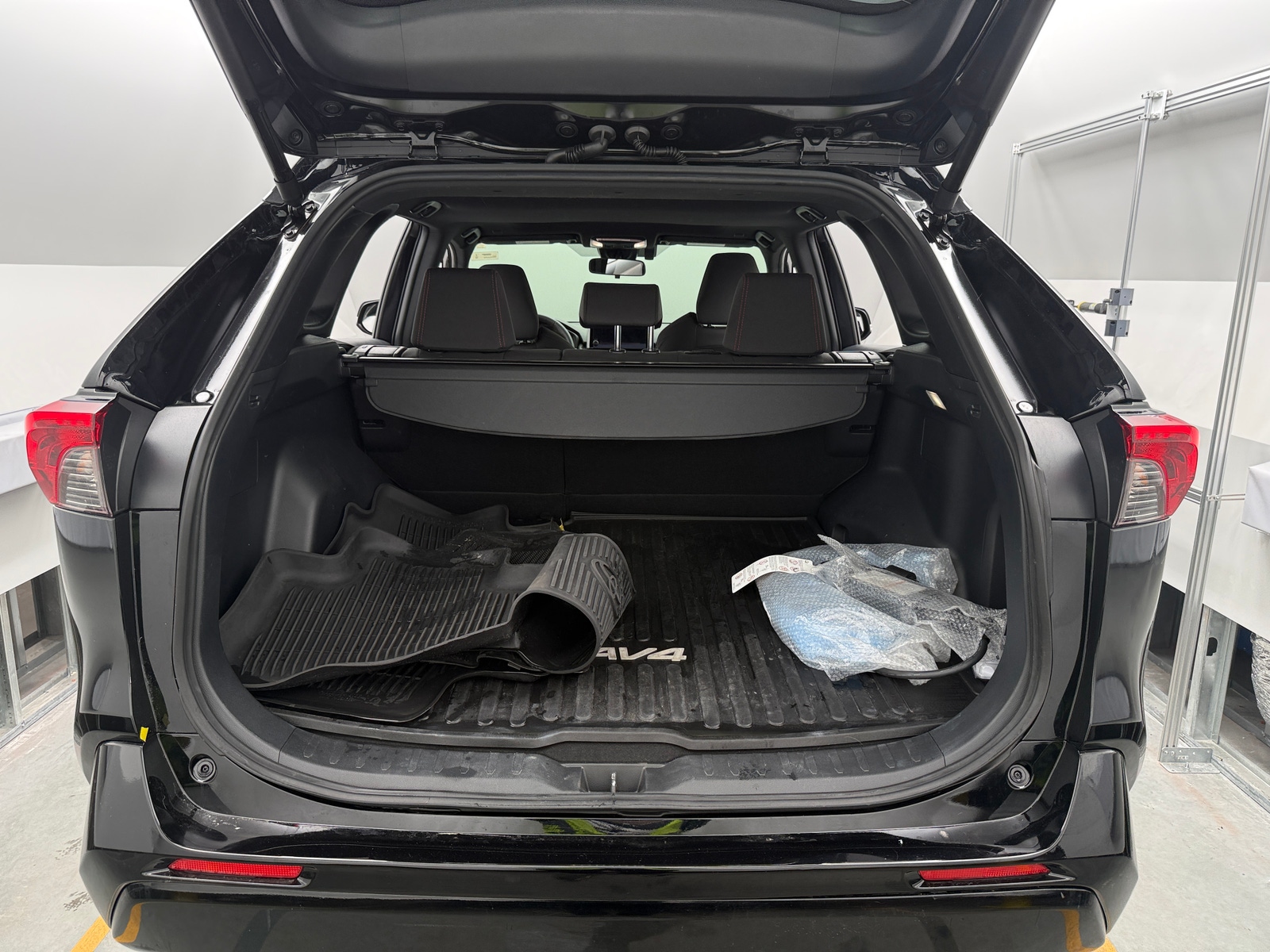 Thumbnail: 2025 Toyota RAV4 - 7