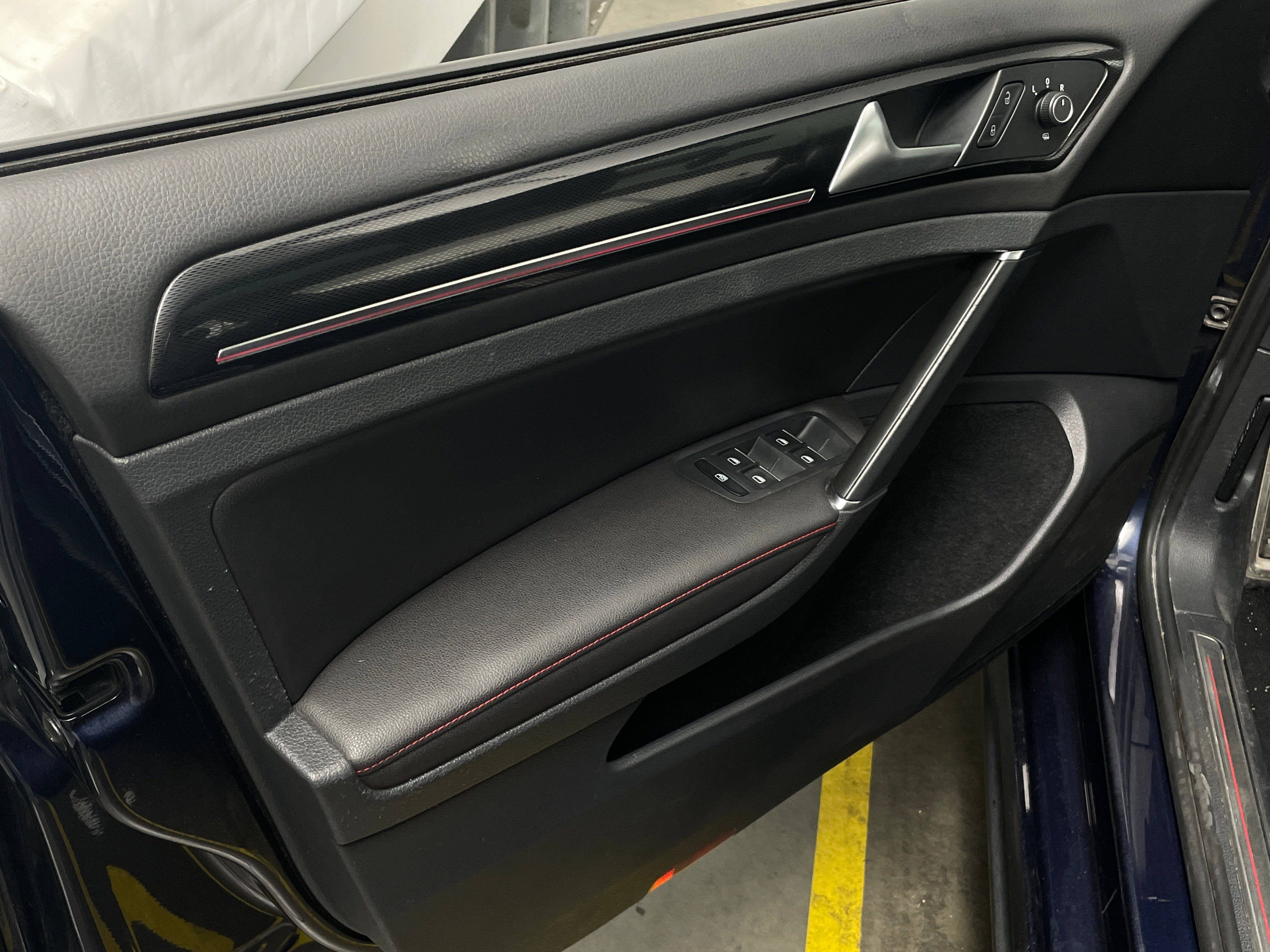 2015 Volkswagen Golf GTI - Image 1