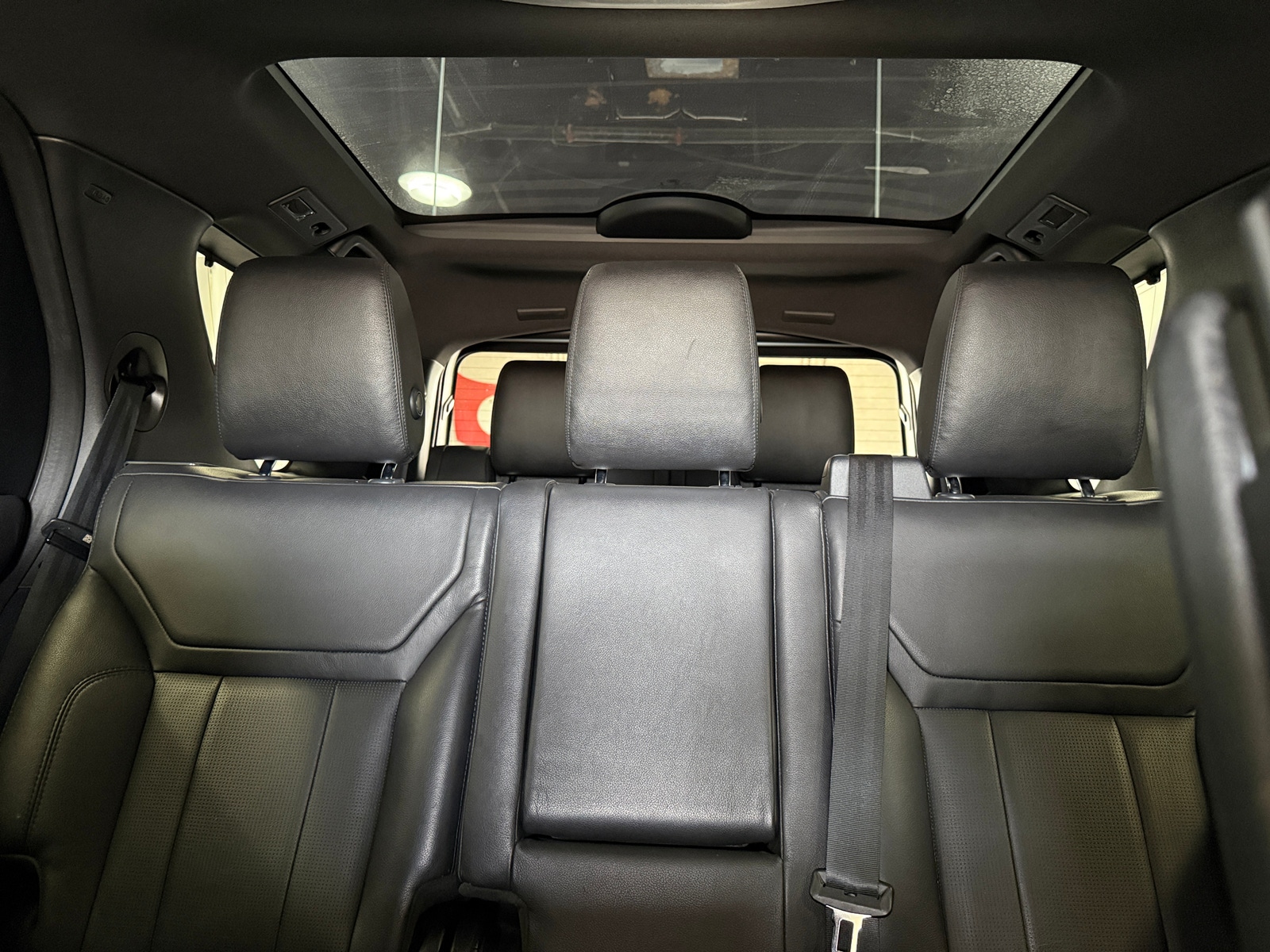 Thumbnail: 2018 Land Rover Discovery - 5