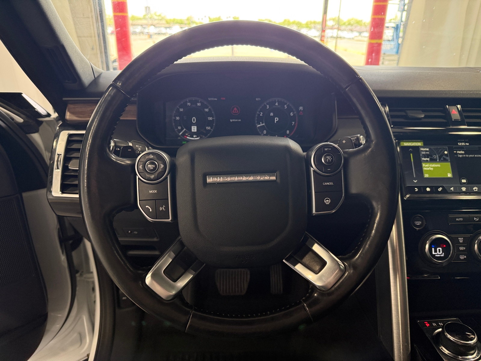 Thumbnail: 2018 Land Rover Discovery - 4