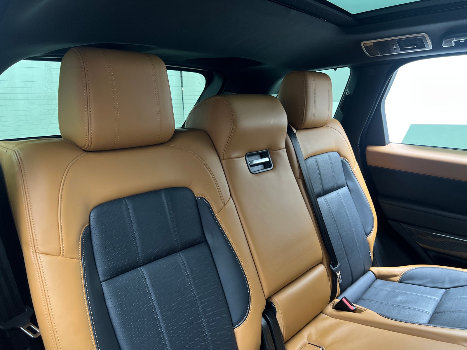 Thumbnail: 2022 Land Rover Range Rover Sport - 5