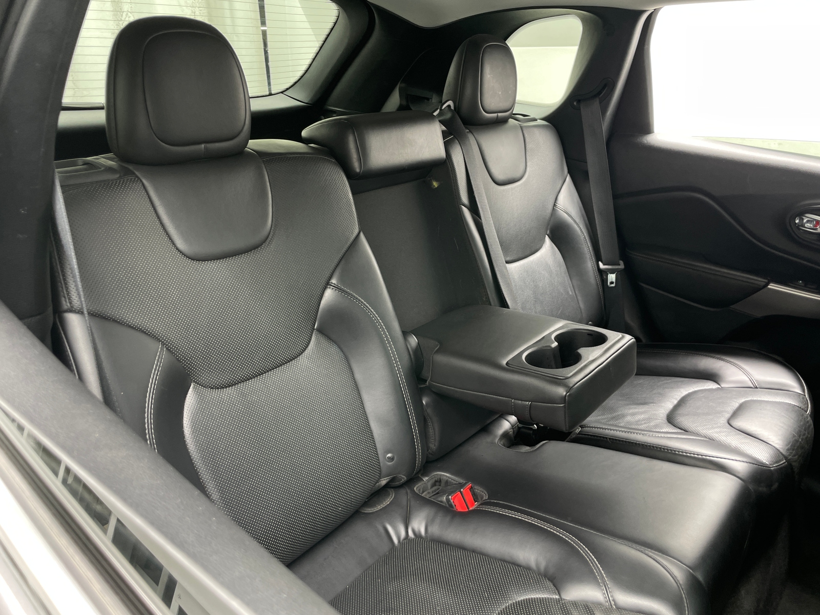 Thumbnail: 2019 Jeep Cherokee - 5