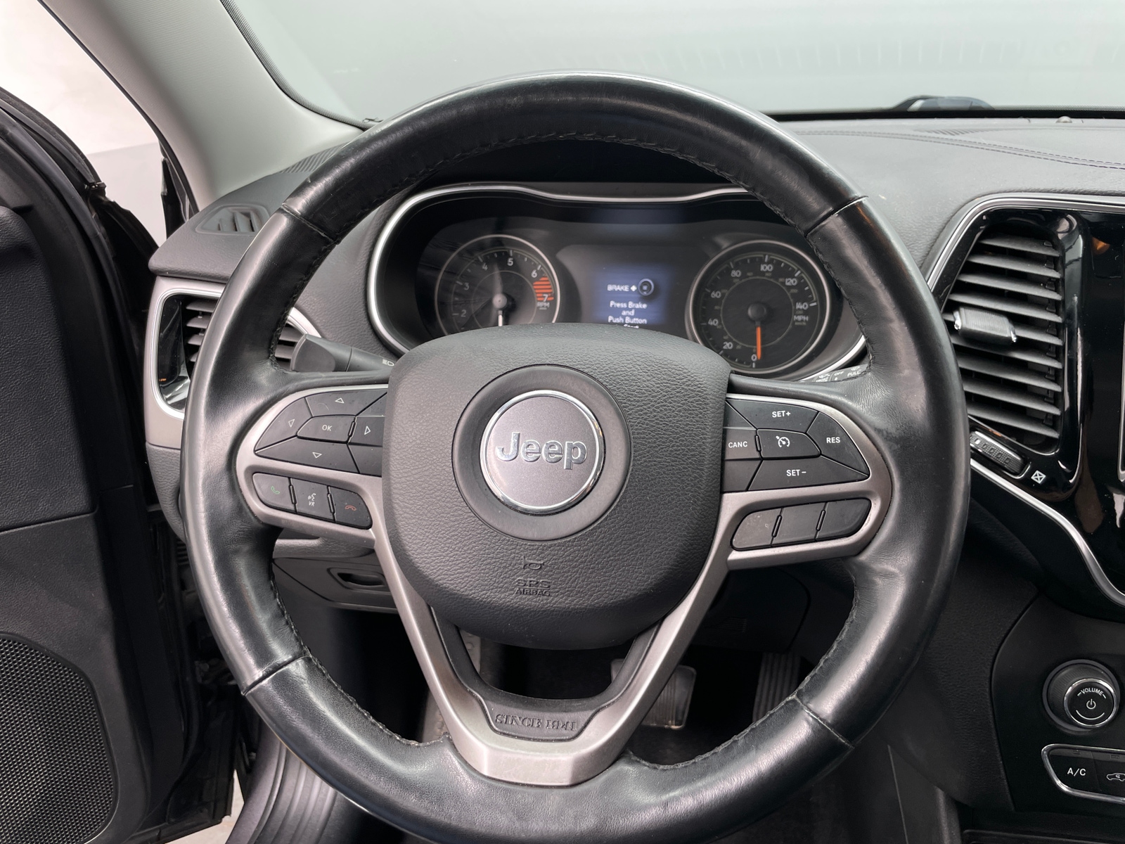 Thumbnail: 2019 Jeep Cherokee - 4