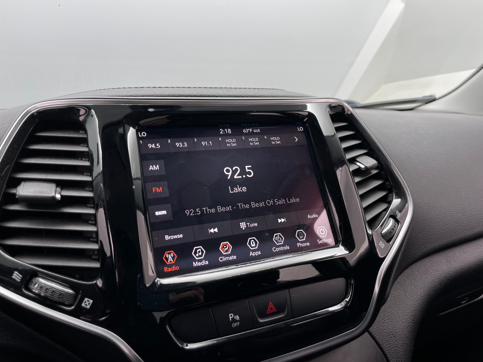 Thumbnail: 2019 Jeep Cherokee - 3