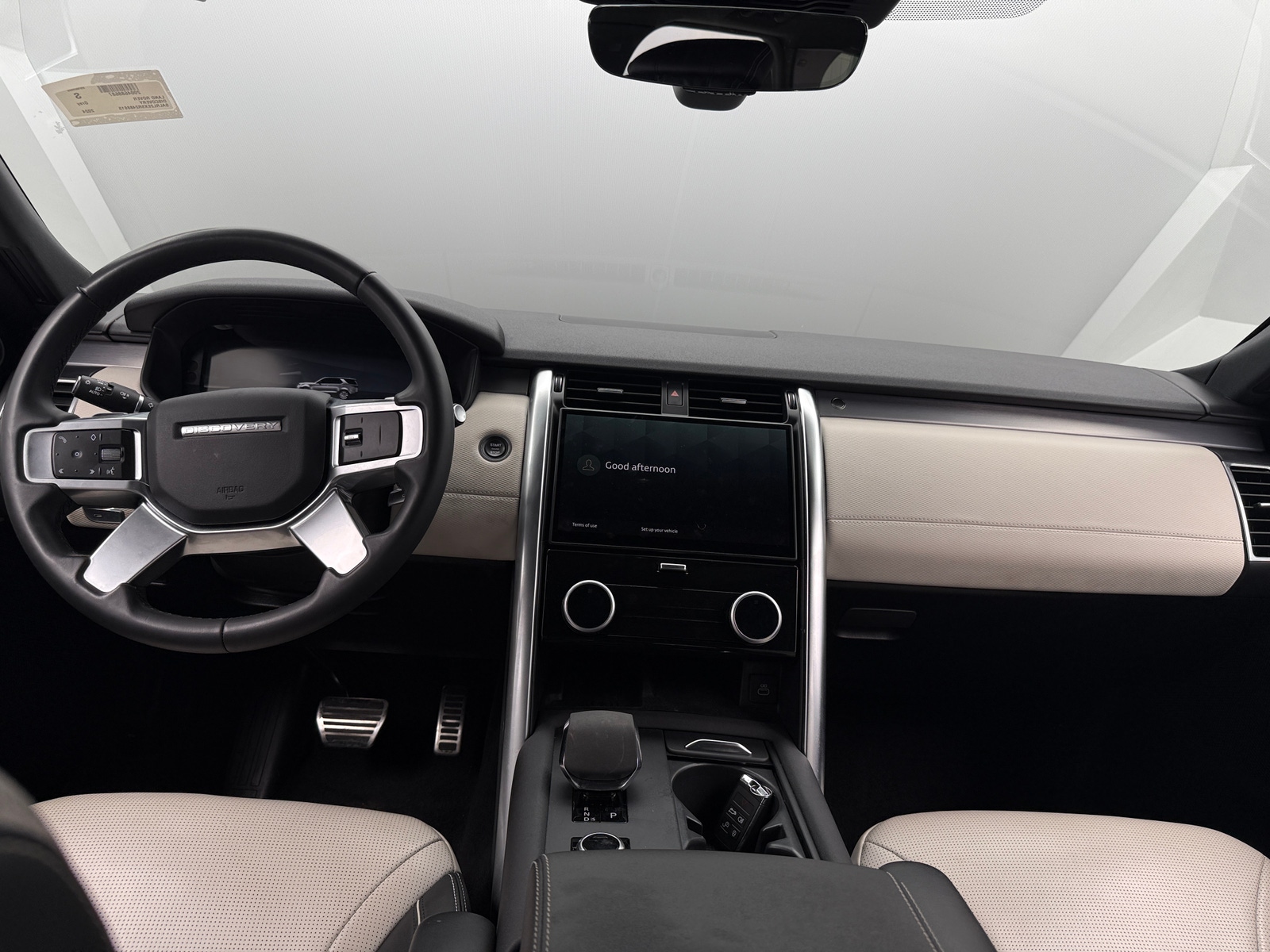 Thumbnail: 2024 Land Rover Discovery - 2