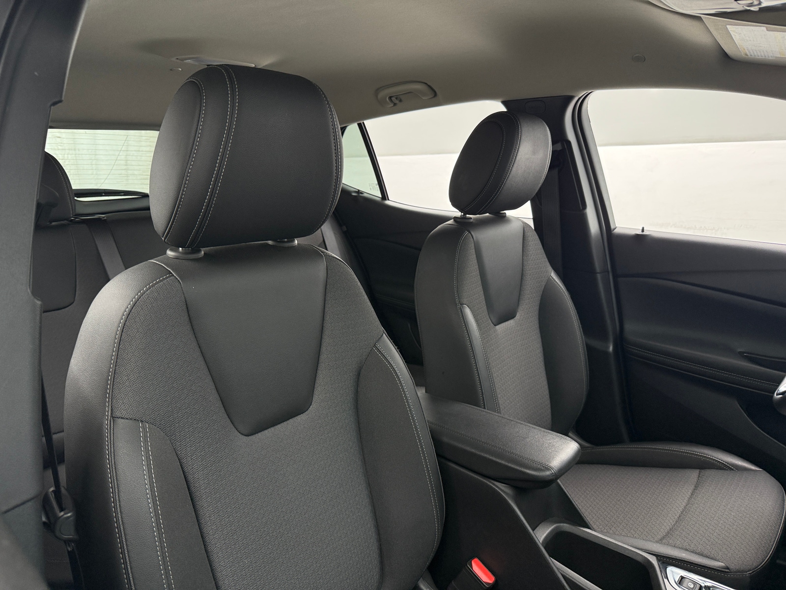 Thumbnail: 2025 Buick Encore GX - 2