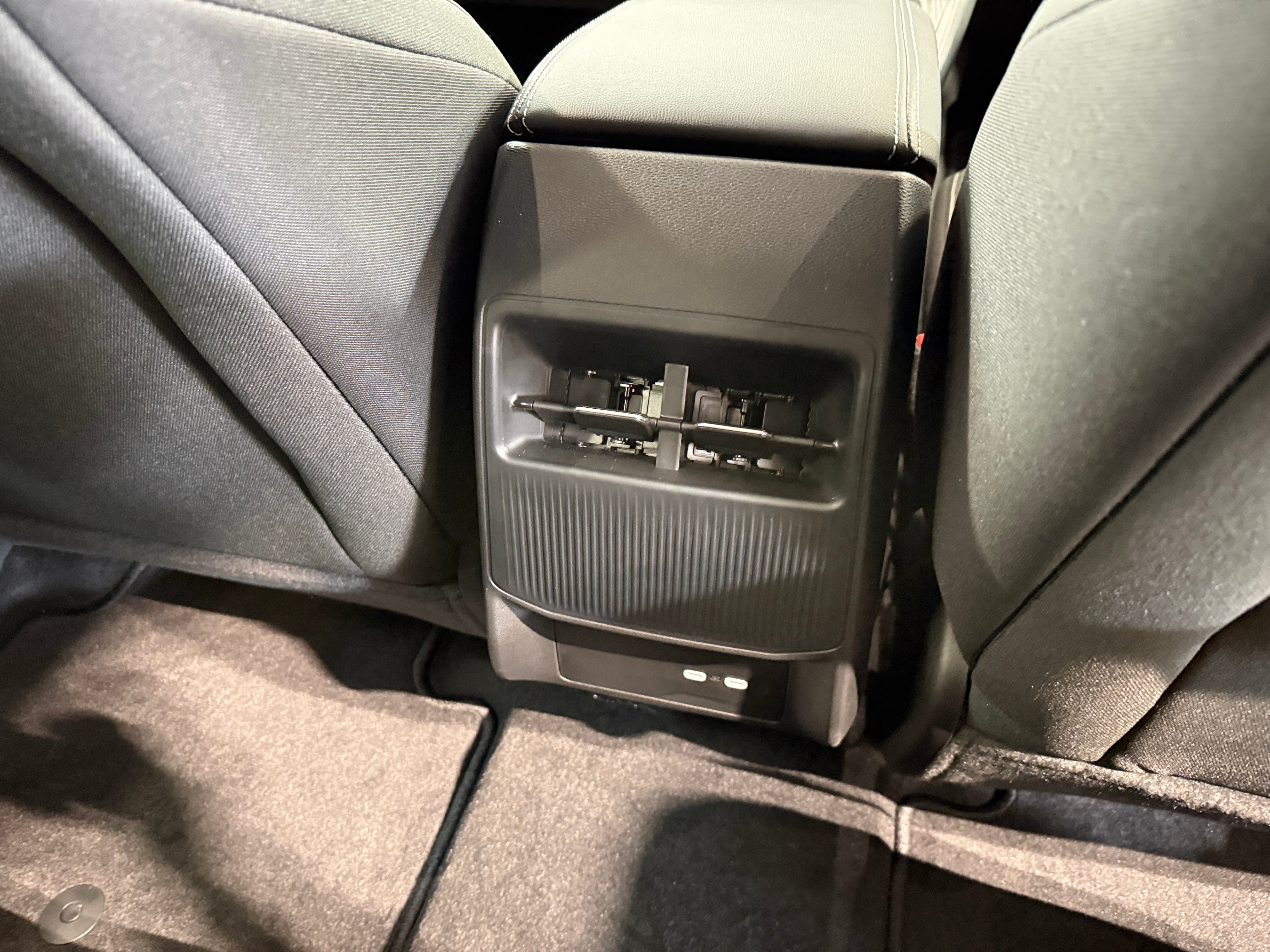 2026 Jeep Cherokee Laredo - Photo 2