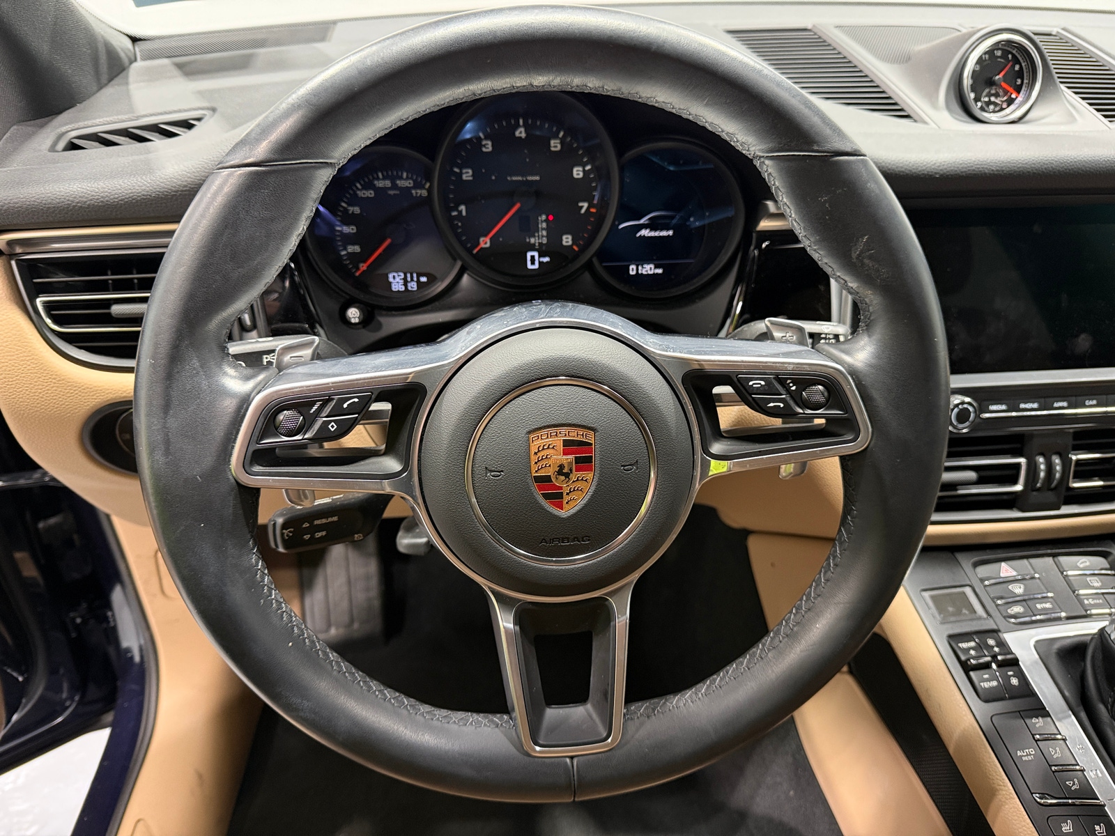 Thumbnail: 2021 Porsche Macan - 4