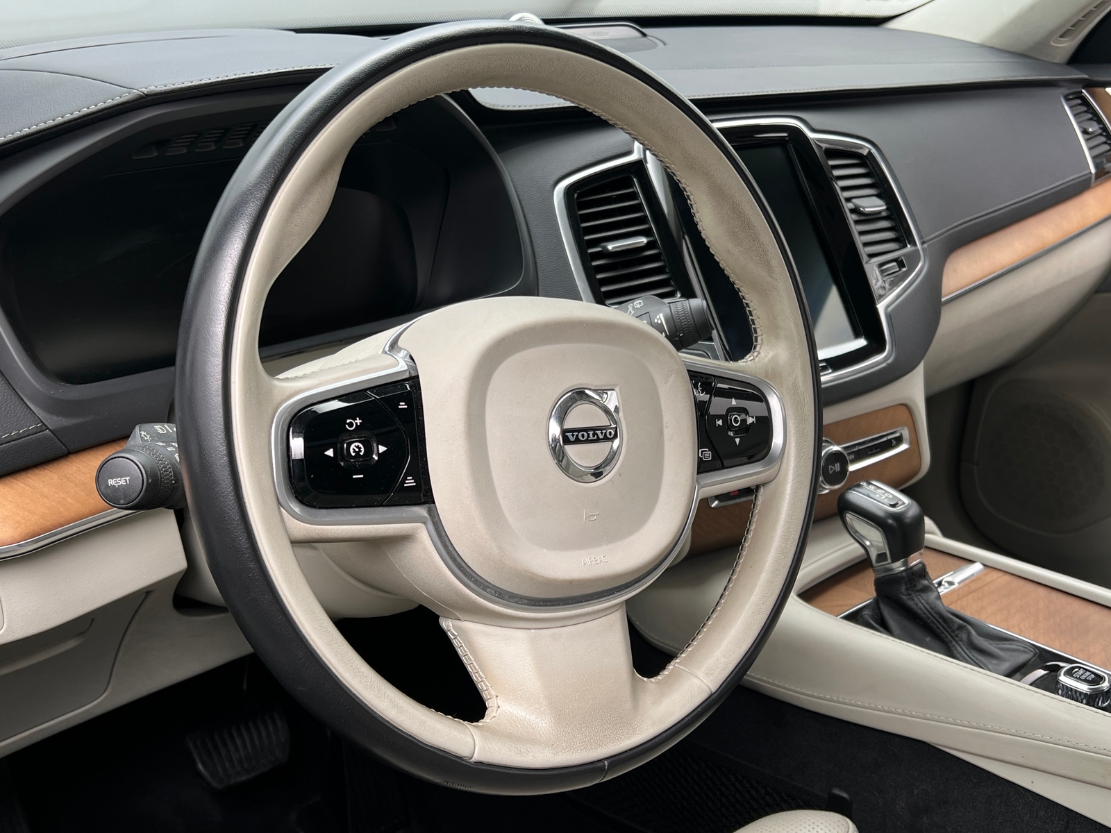 Thumbnail: 2019 Volvo XC90 - 4