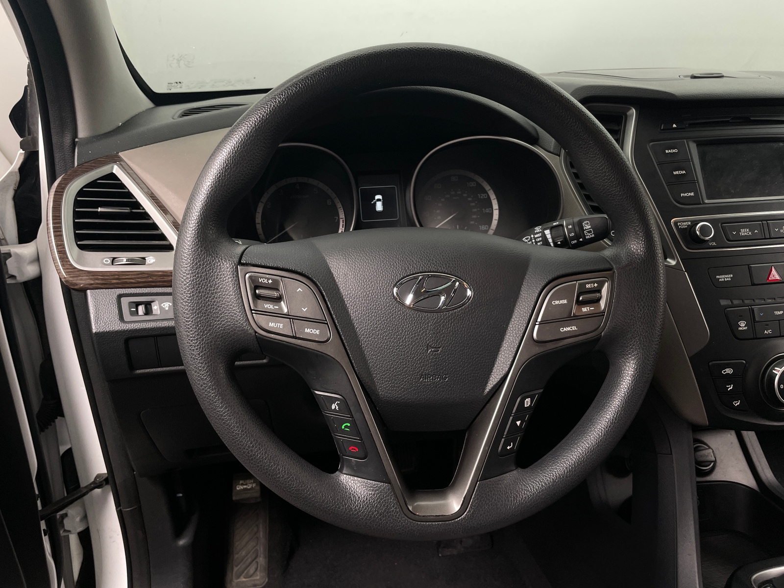 Thumbnail: 2017 Hyundai Santa Fe - 5