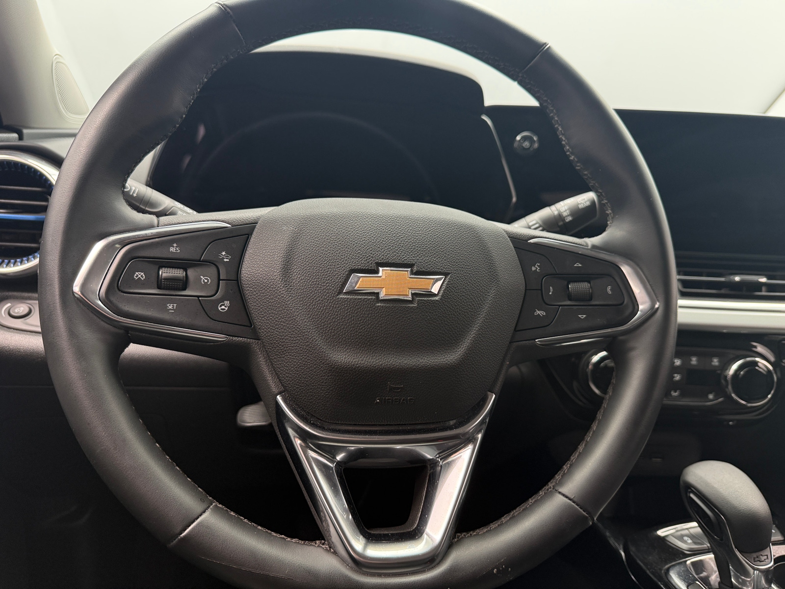 Thumbnail: 2025 Chevrolet Trax - 5