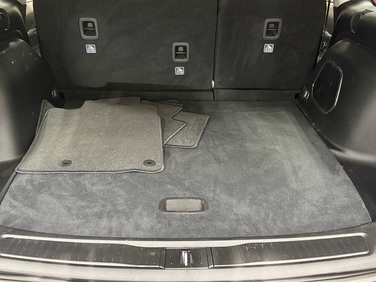 Thumbnail: 2022 Jeep Grand Cherokee - 6