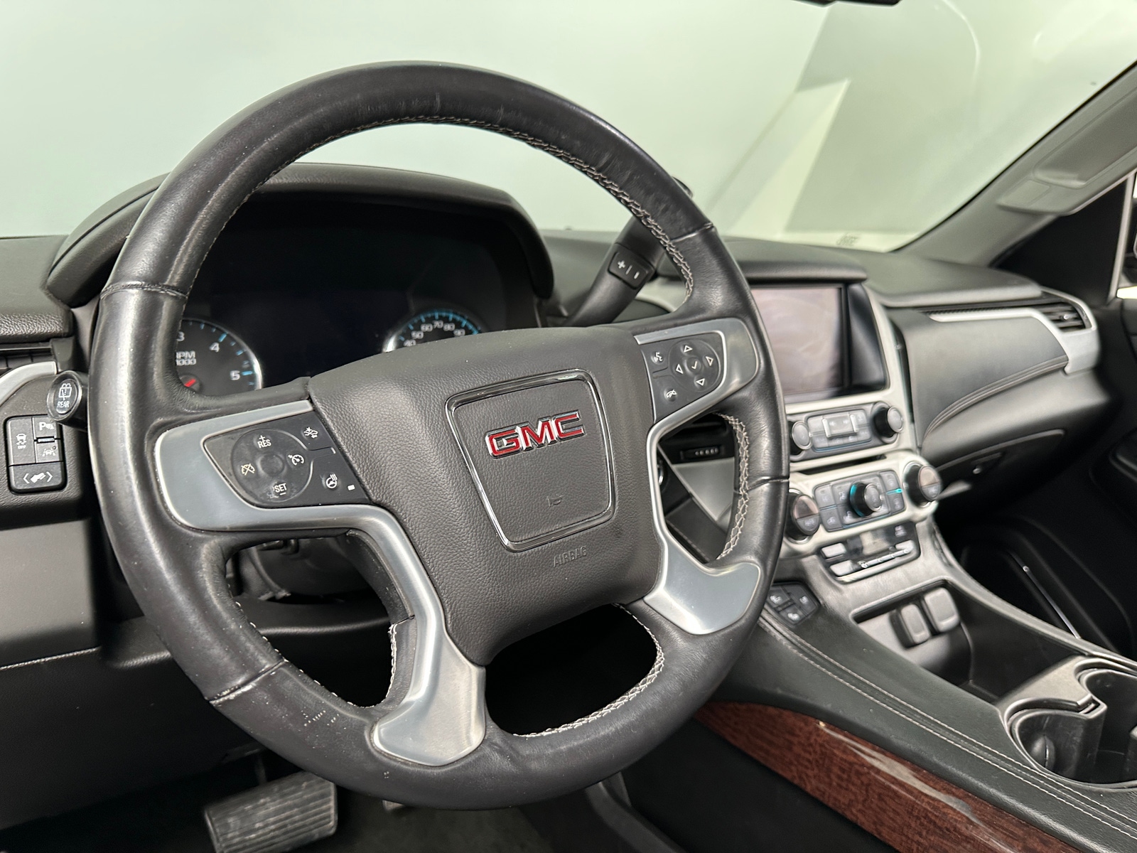 Thumbnail: 2017 GMC Yukon XL - 5