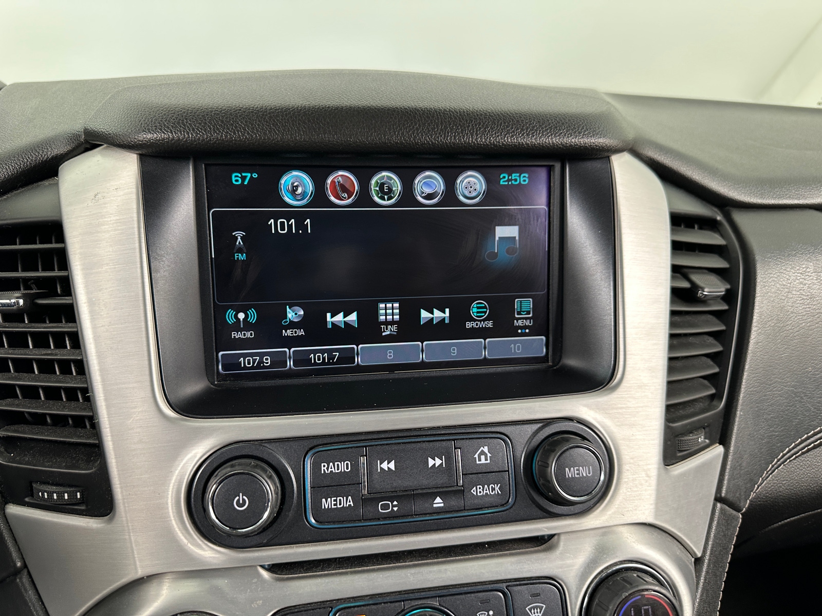 Thumbnail: 2017 GMC Yukon XL - 4