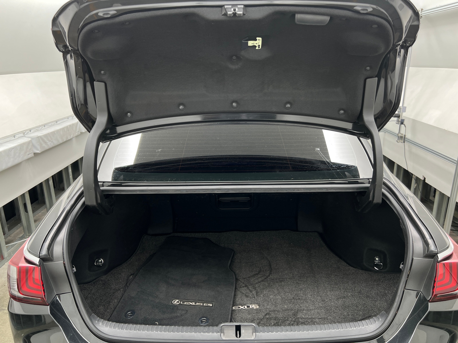 Thumbnail: 2023 Lexus ES - 6