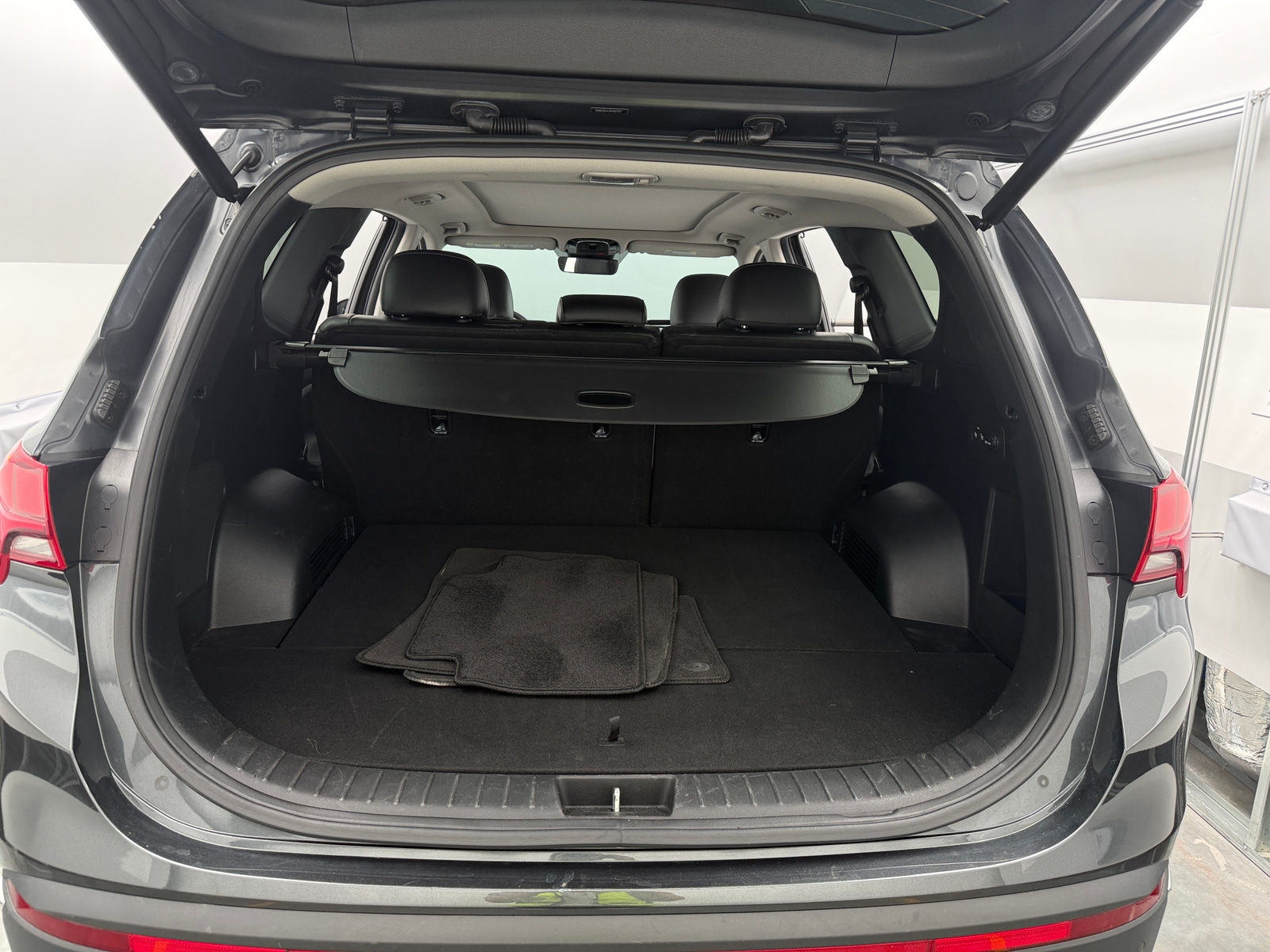 Thumbnail: 2023 Hyundai Santa Fe - 6