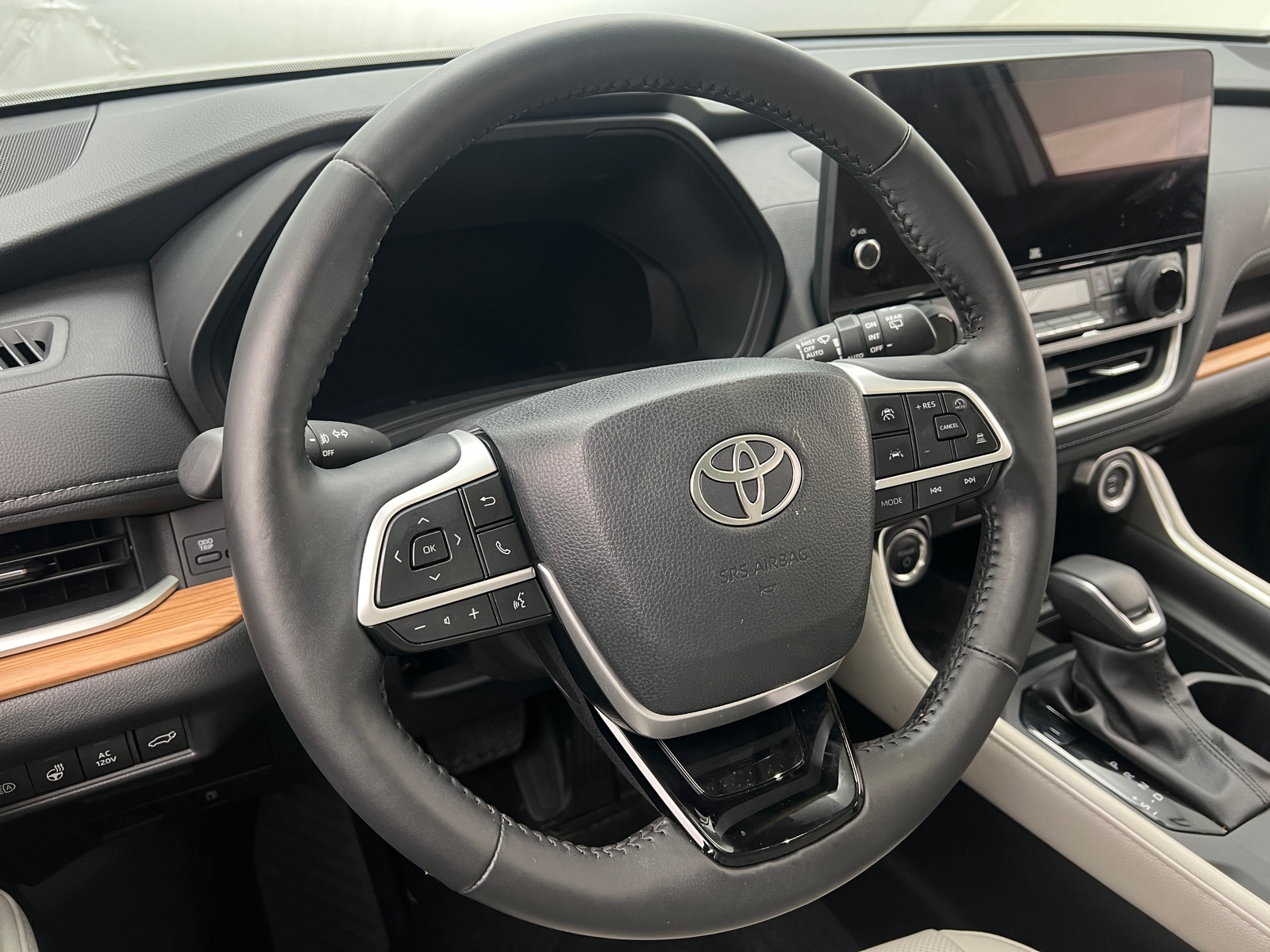 Thumbnail: 2025 Toyota Grand Highlander - 4