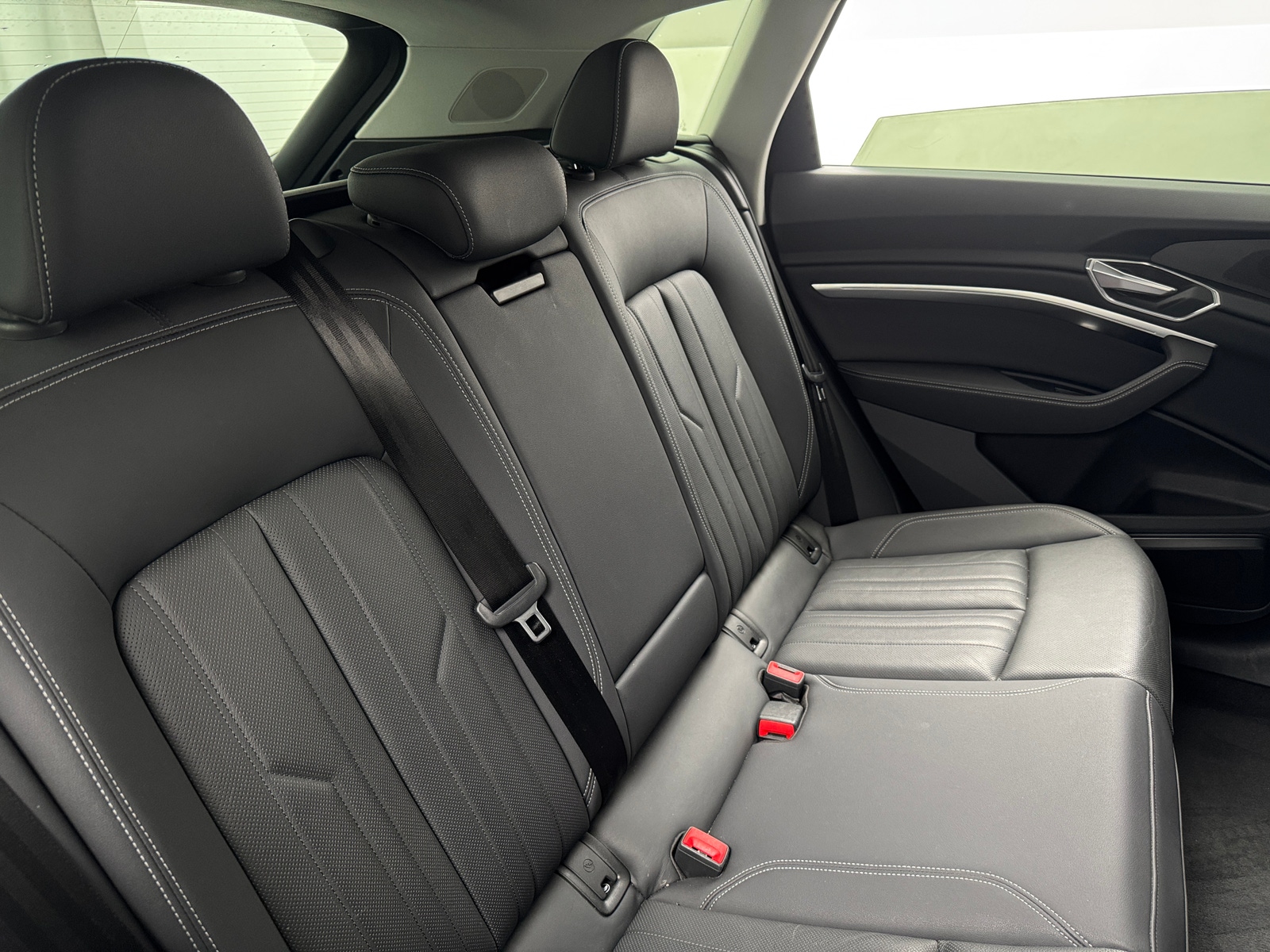 Thumbnail: 2021 Audi e-tron - 5