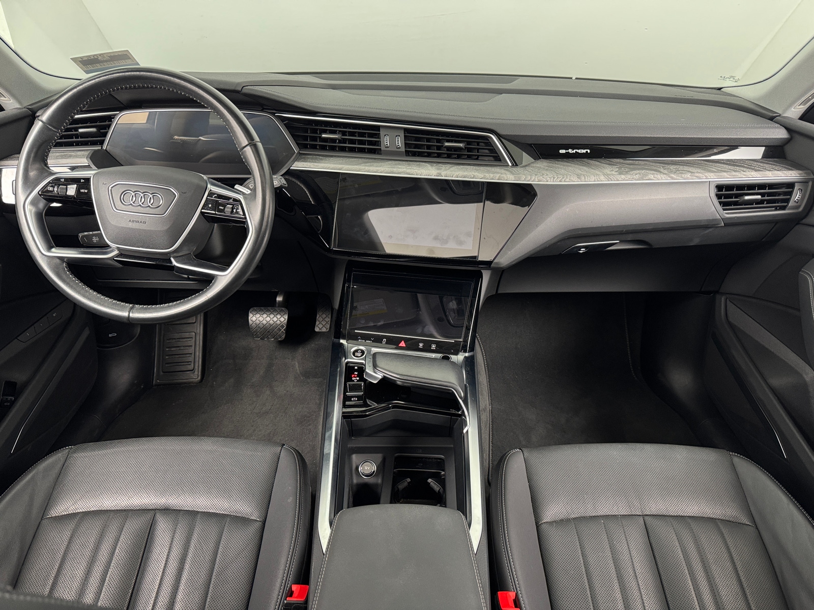 Thumbnail: 2021 Audi e-tron - 2