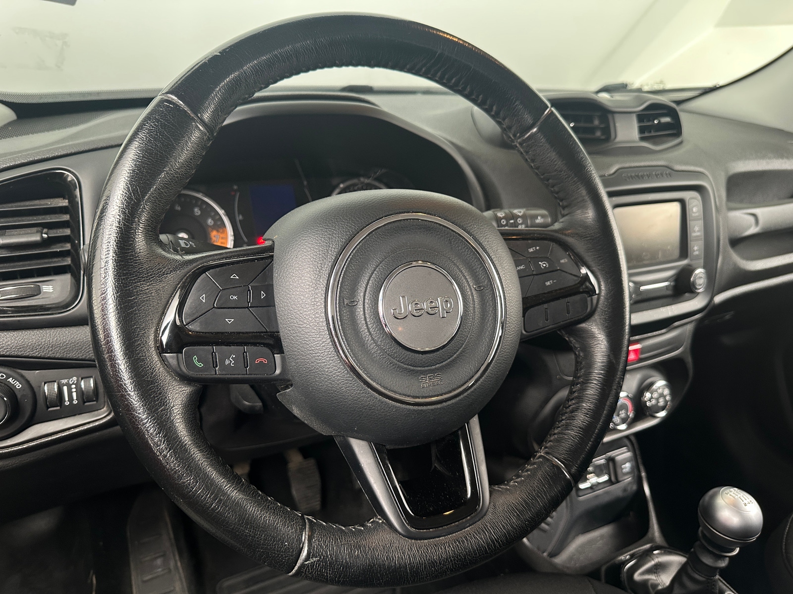 Thumbnail: 2017 Jeep Renegade - 5