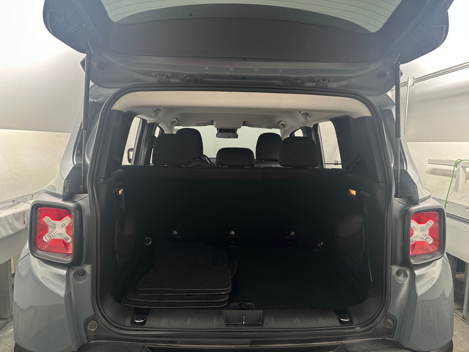 Thumbnail: 2017 Jeep Renegade - 7