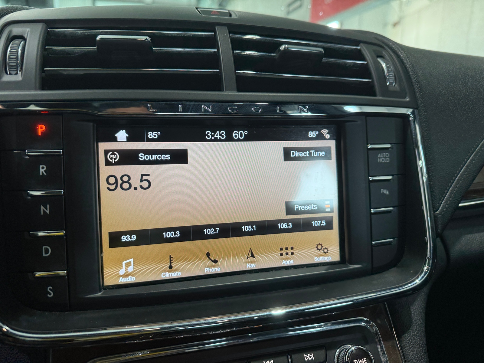 Thumbnail: 2017 Lincoln Continental - 3