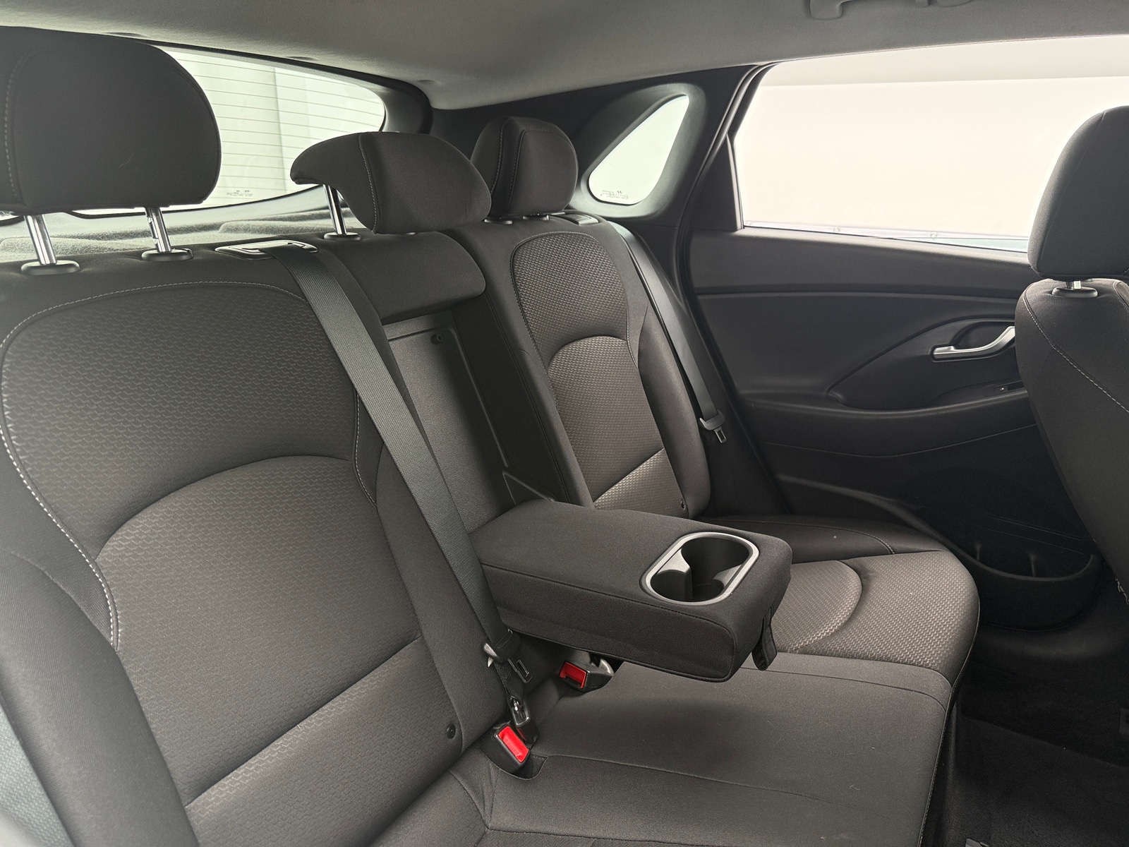 Thumbnail: 2018 Hyundai Elantra - 6