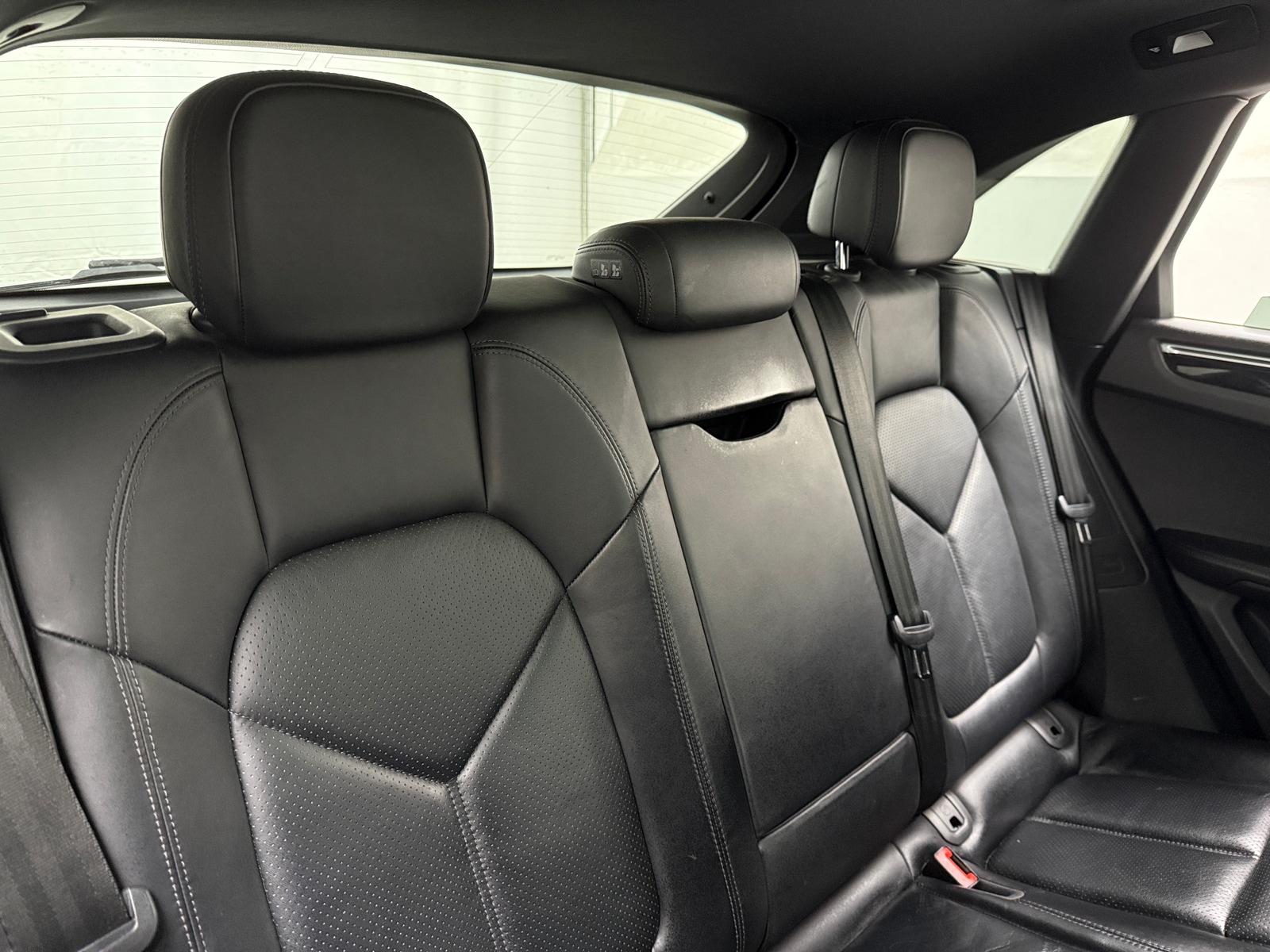 Thumbnail: 2016 Porsche Macan - 5