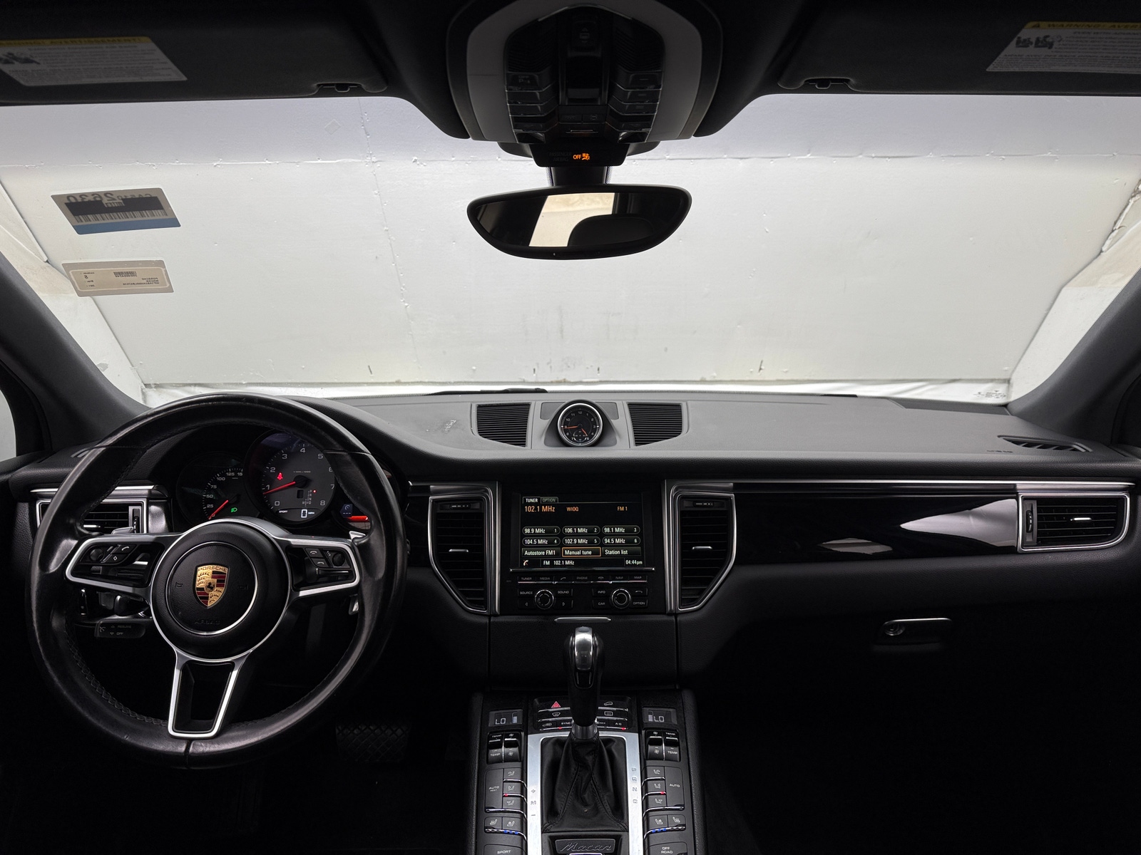 Thumbnail: 2016 Porsche Macan - 2