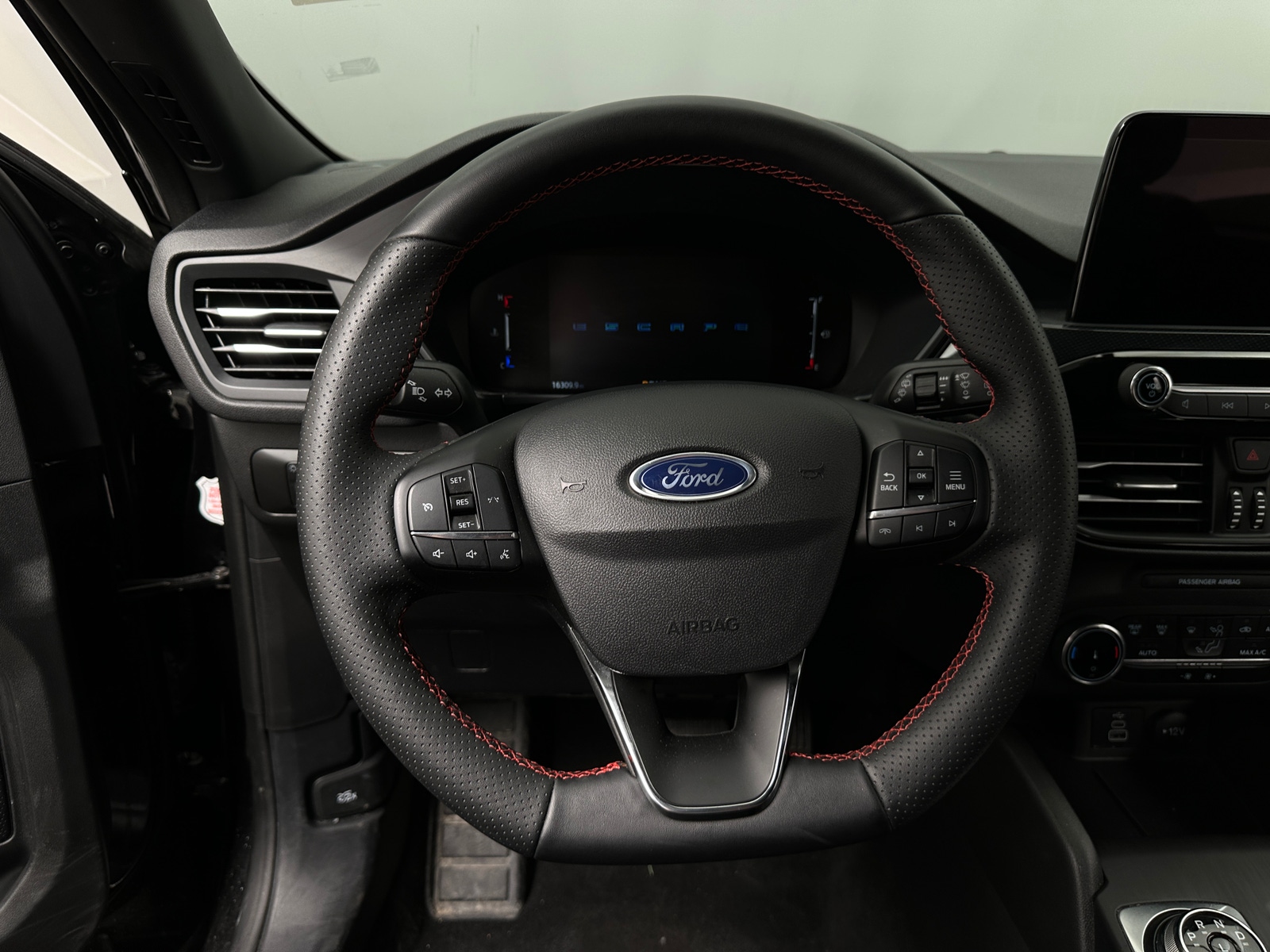 Thumbnail: 2025 Ford Escape - 4