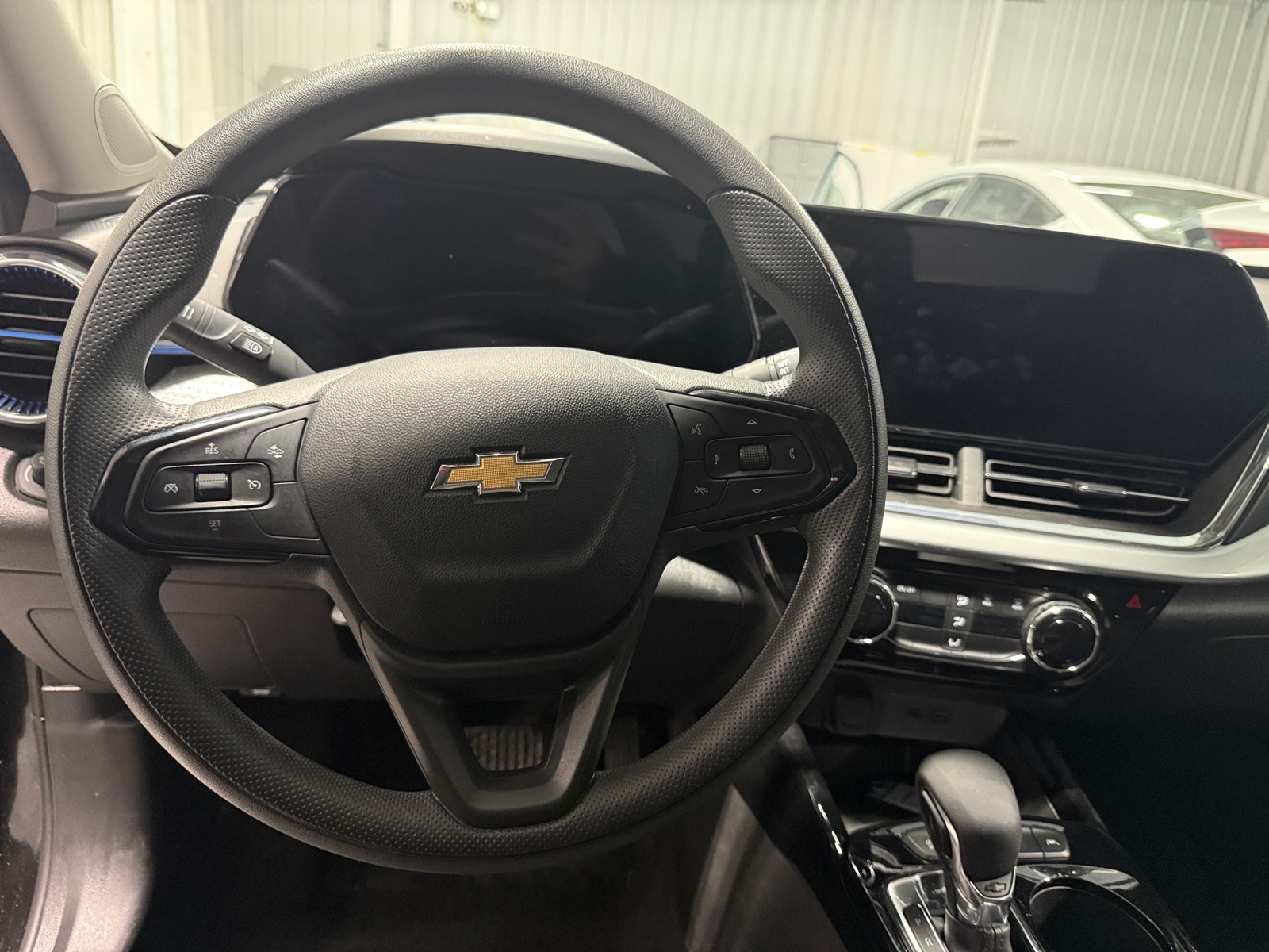 Thumbnail: 2025 Chevrolet Trax - 5