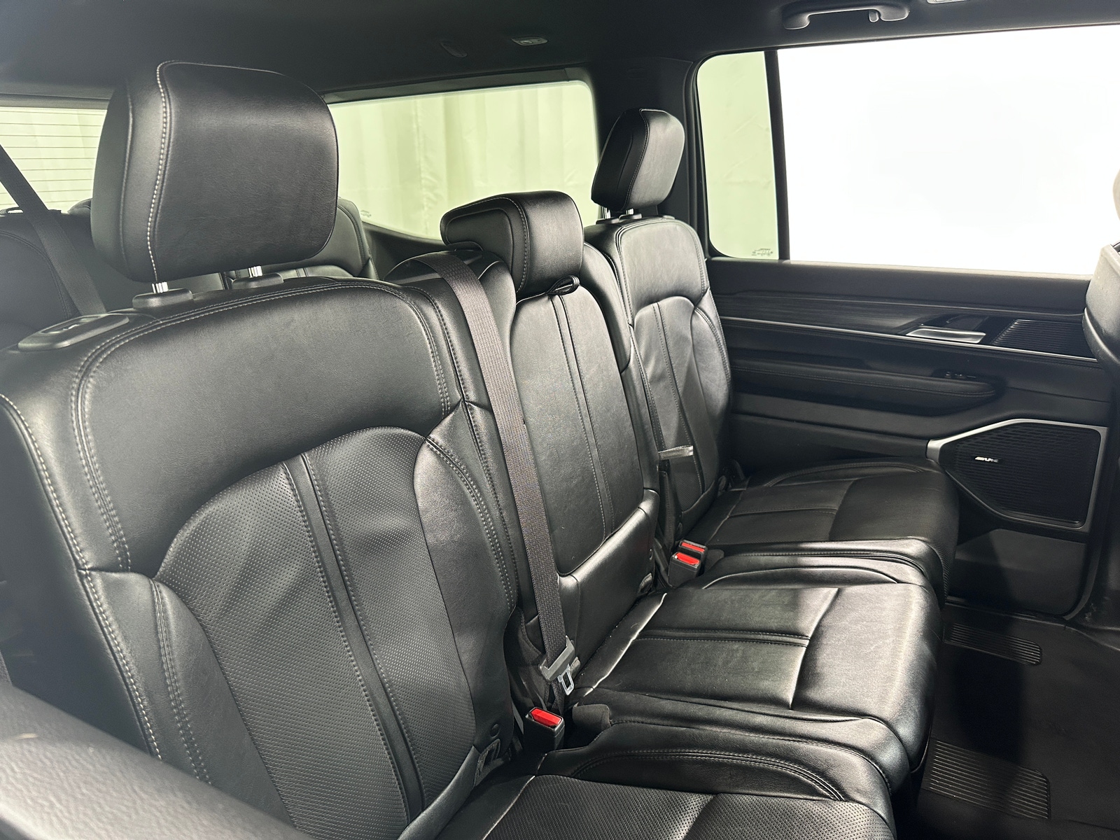 Thumbnail: 2024 Jeep Wagoneer - 5