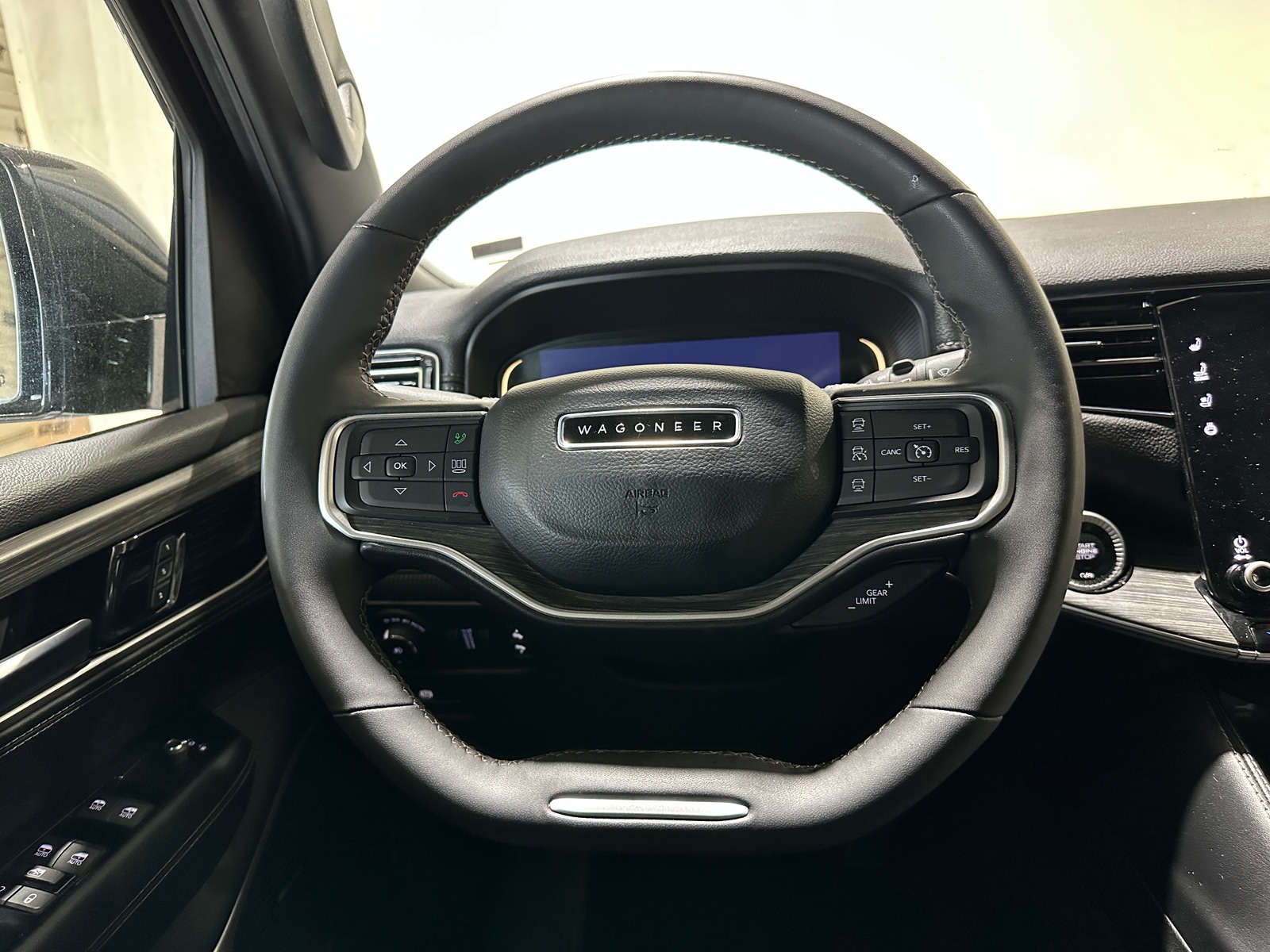 Thumbnail: 2024 Jeep Wagoneer - 4