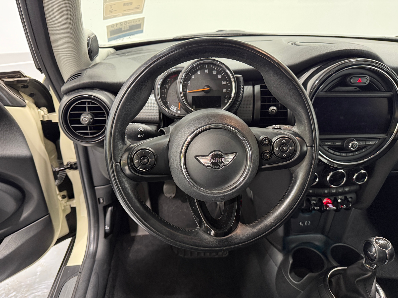 Thumbnail: 2014 MINI Cooper Hardtop - 4