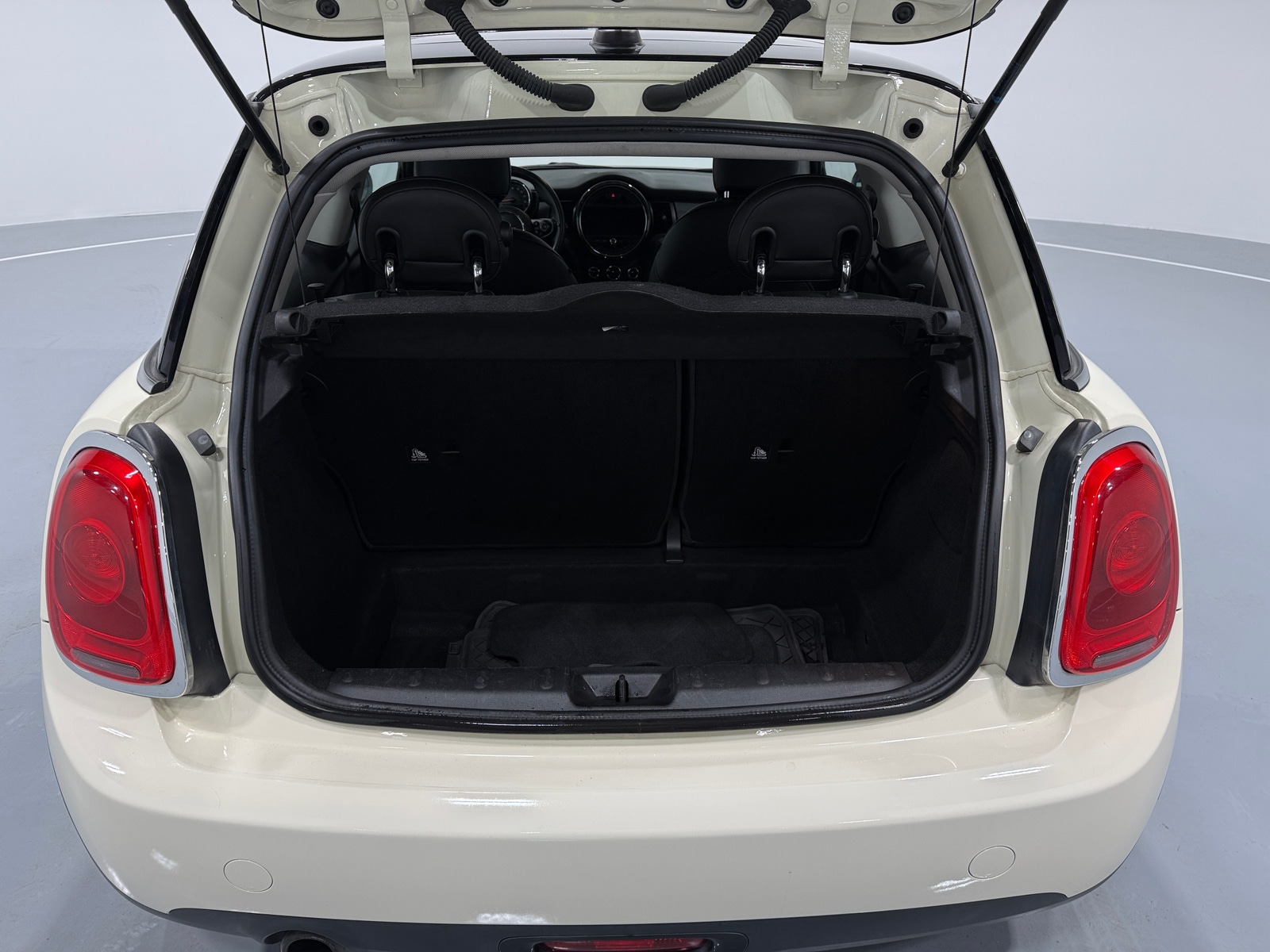 Thumbnail: 2014 MINI Cooper Hardtop - 6