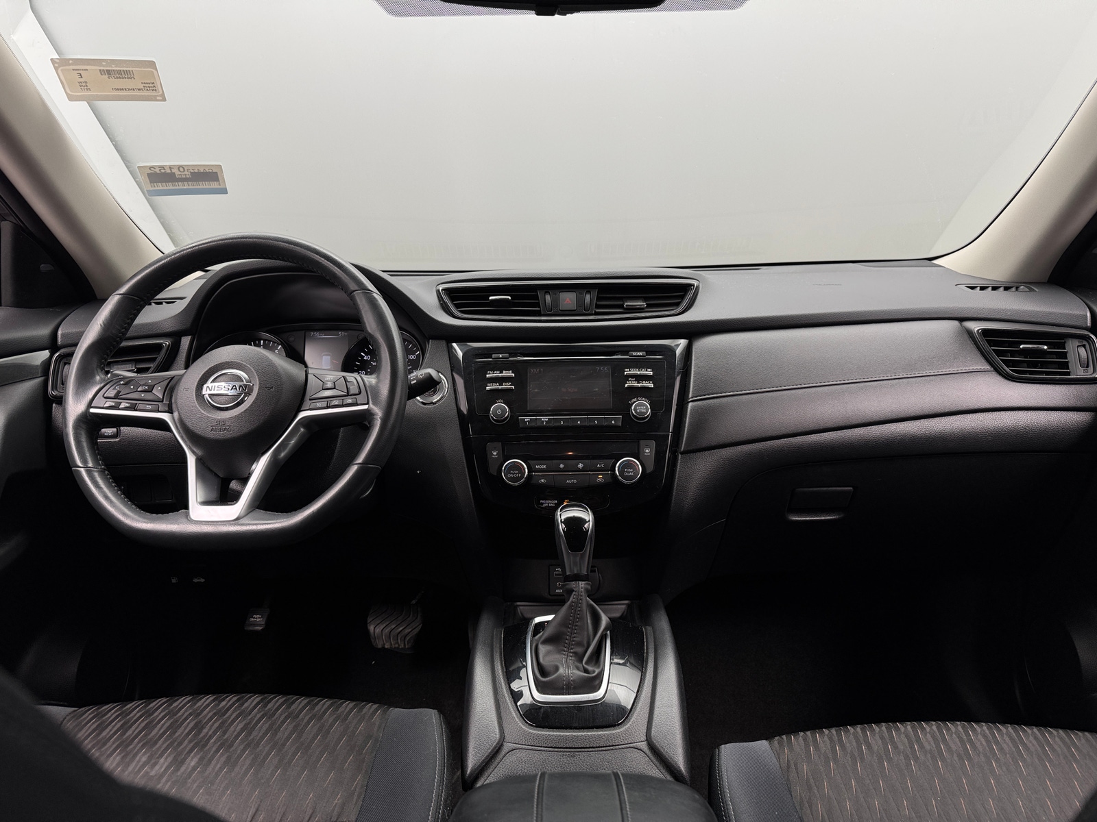 Thumbnail: 2017 Nissan Rogue - 3