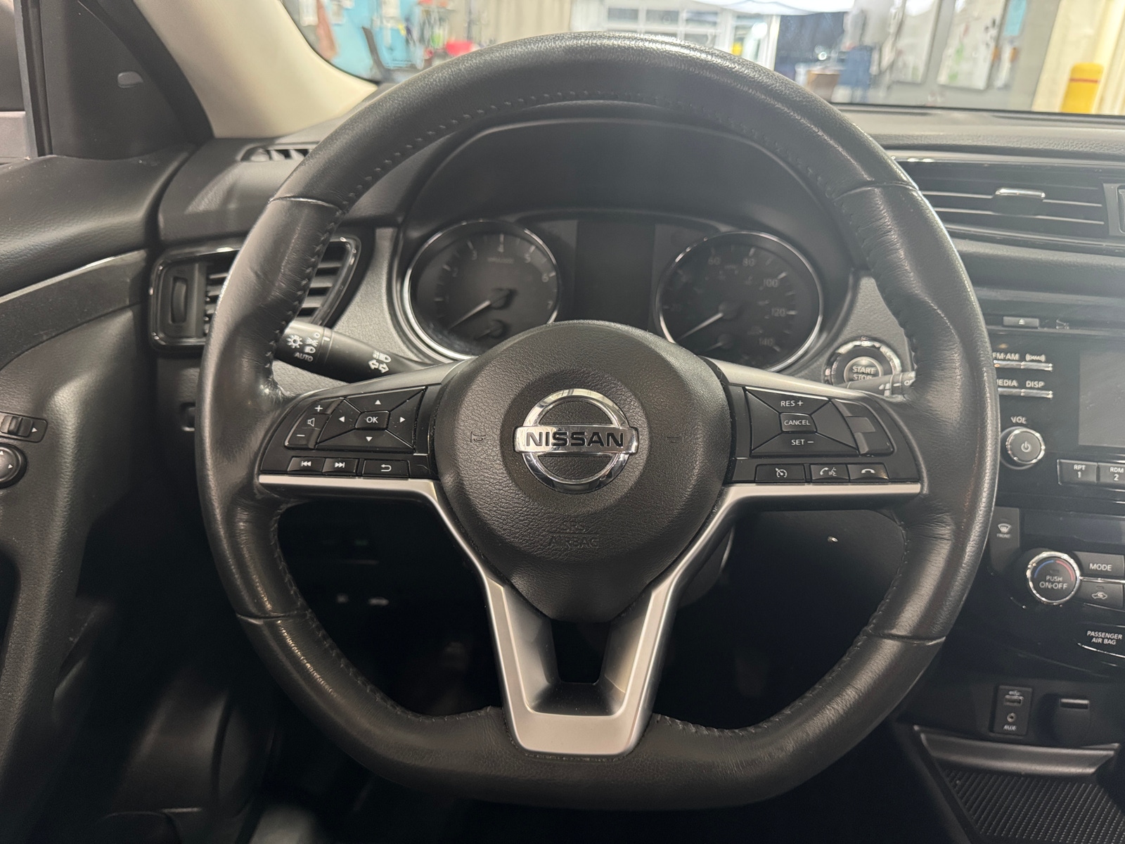 Thumbnail: 2017 Nissan Rogue - 5